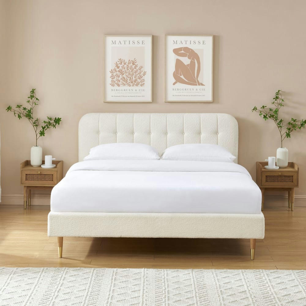 TORGO - Lit matelassé en tissu bouclette pieds bois clair 160x200cm ecru