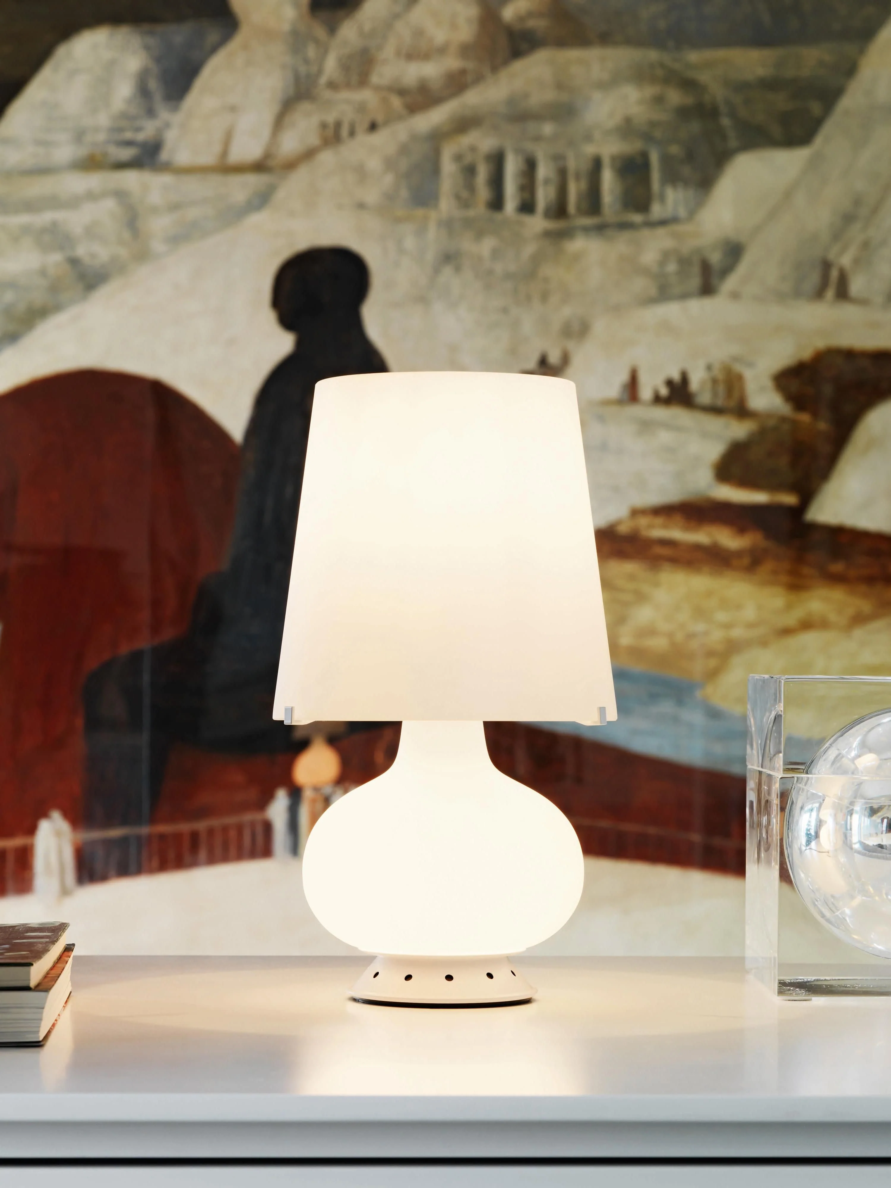 Kleine dimmbare Tischlampe Fontana, handgefertigt