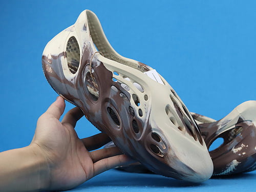 Adidas Yeezy Foam RNNR Cream Clay