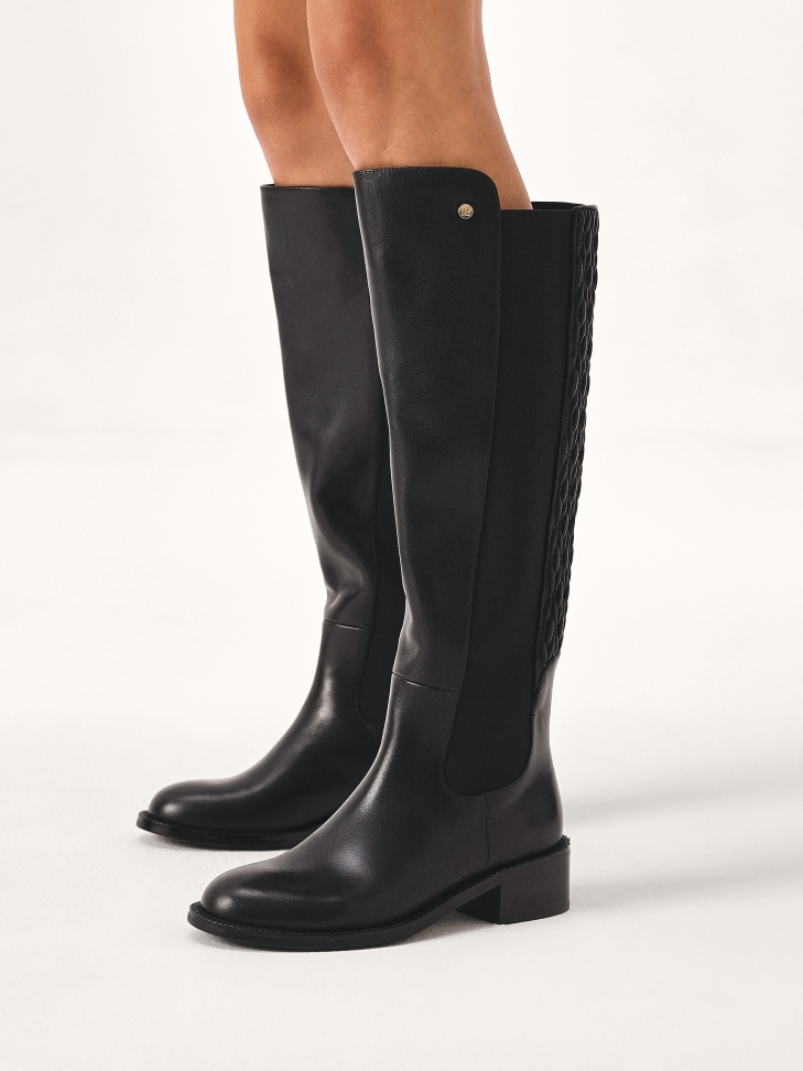 Leather boots with crinkle slip-on upper