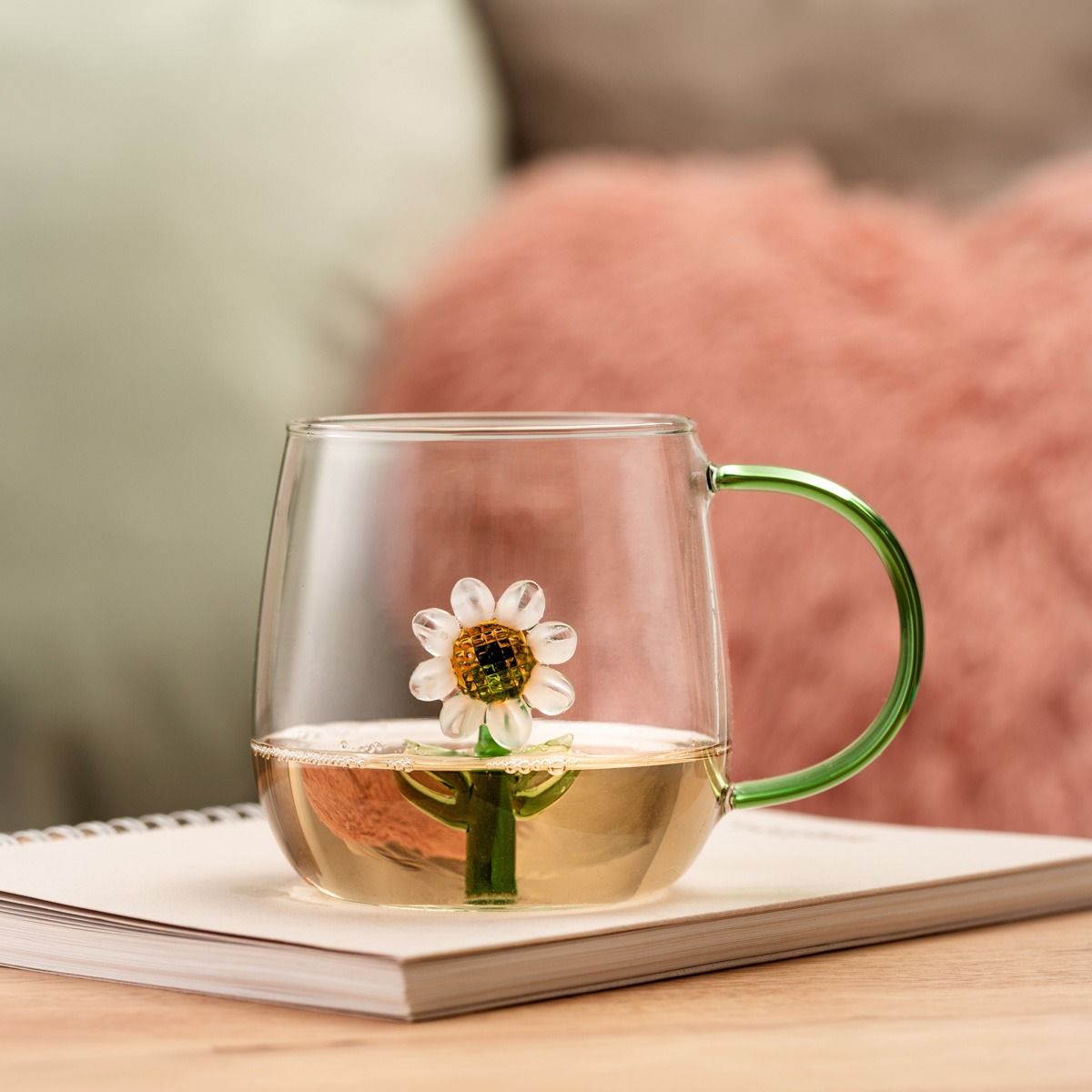 Szklanka ARTEZA ze stokrotką w środku 0,4 l