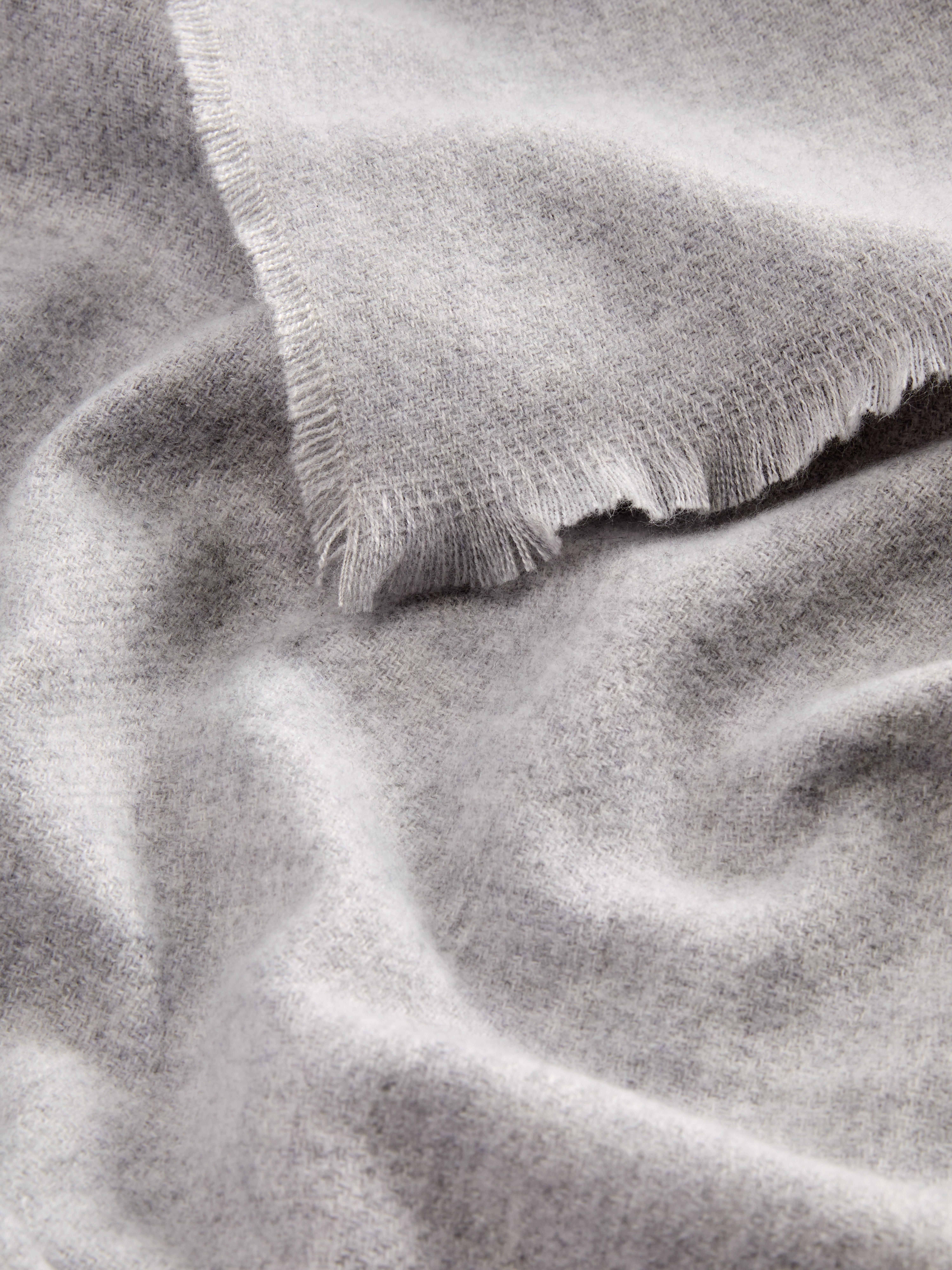 Essential Woven Scarf