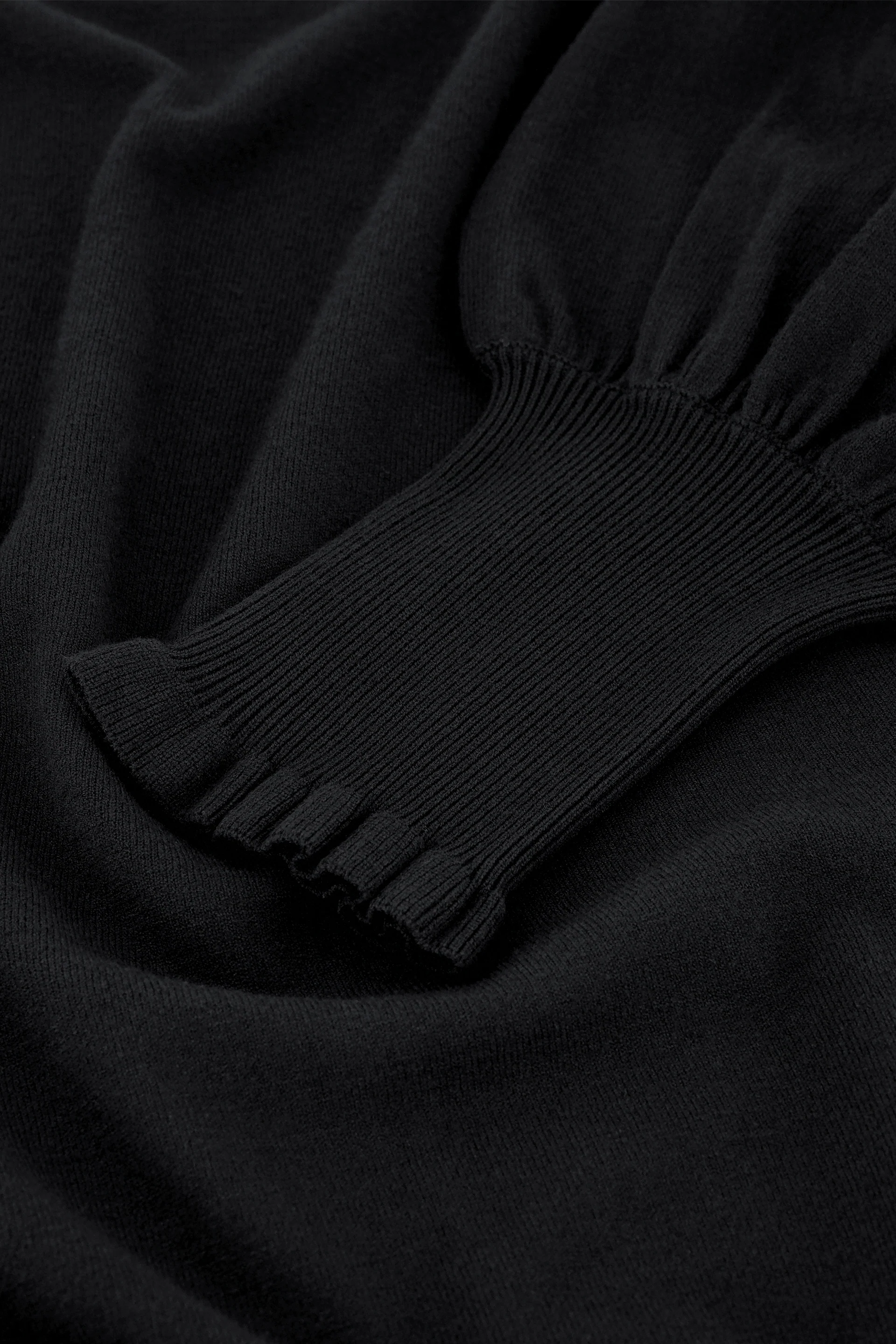 Molly Balloon Pullover | Black