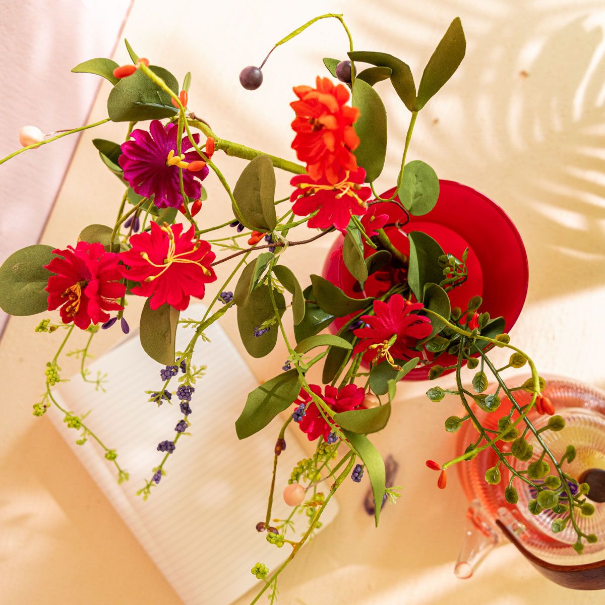 Gałązka sztuczna MEADOW z kolorowymi kwiatami 70 cm