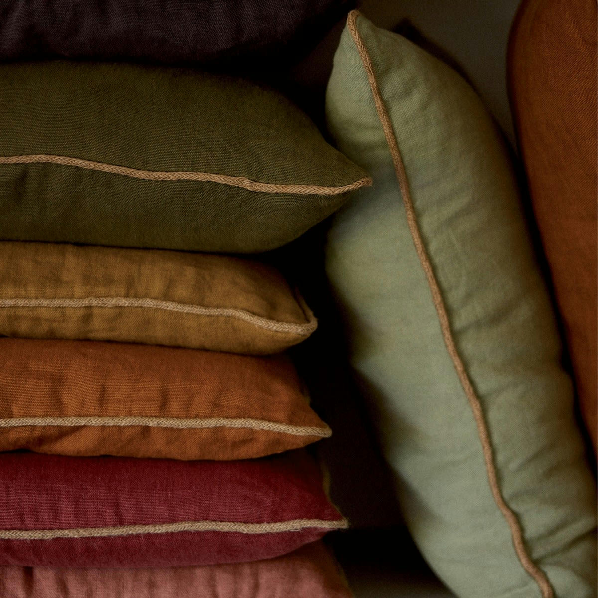 MAINTENANT - Coussin en lin vert clair 40x65