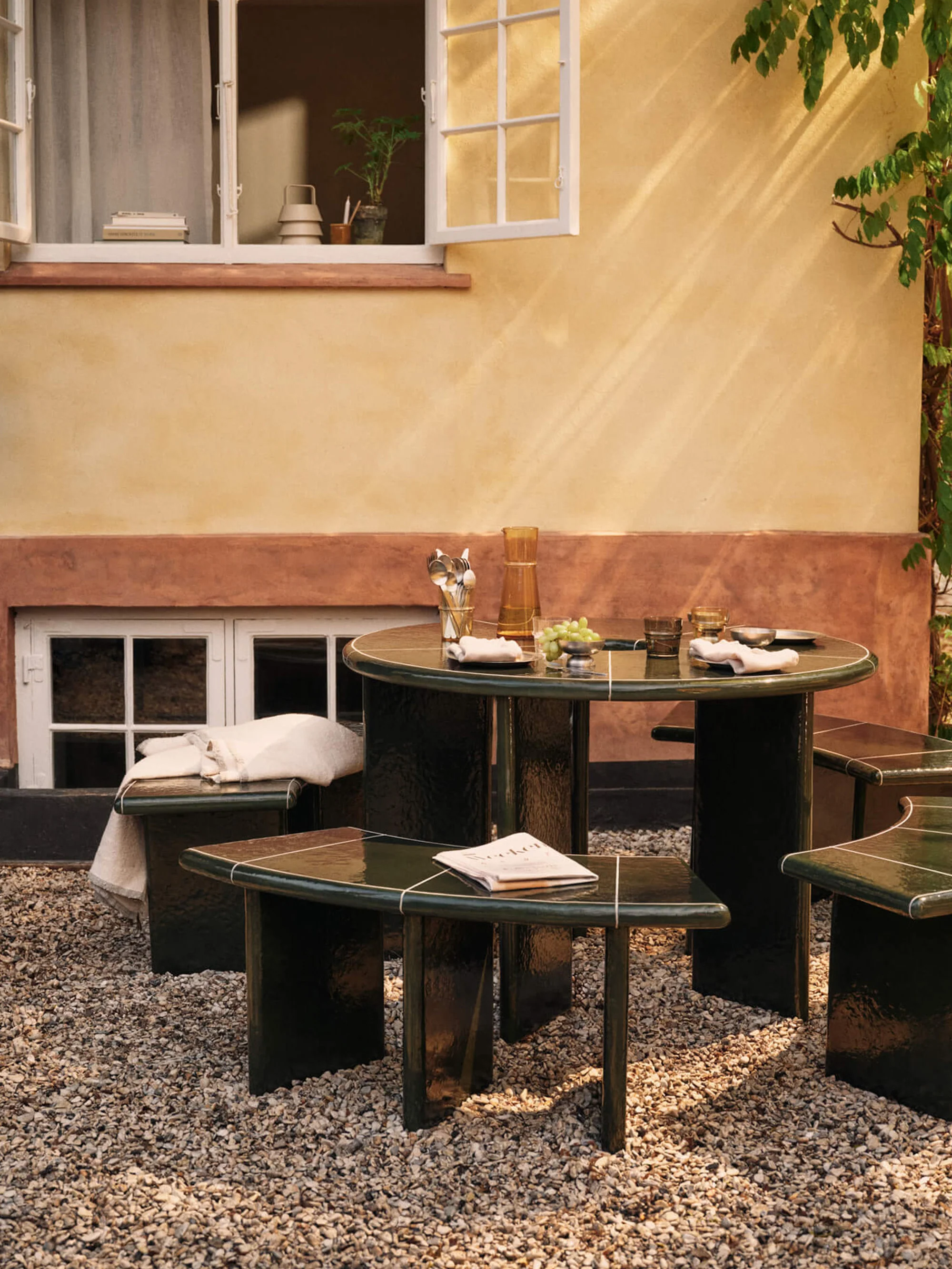 Gekrümmte Gartenbank Deya