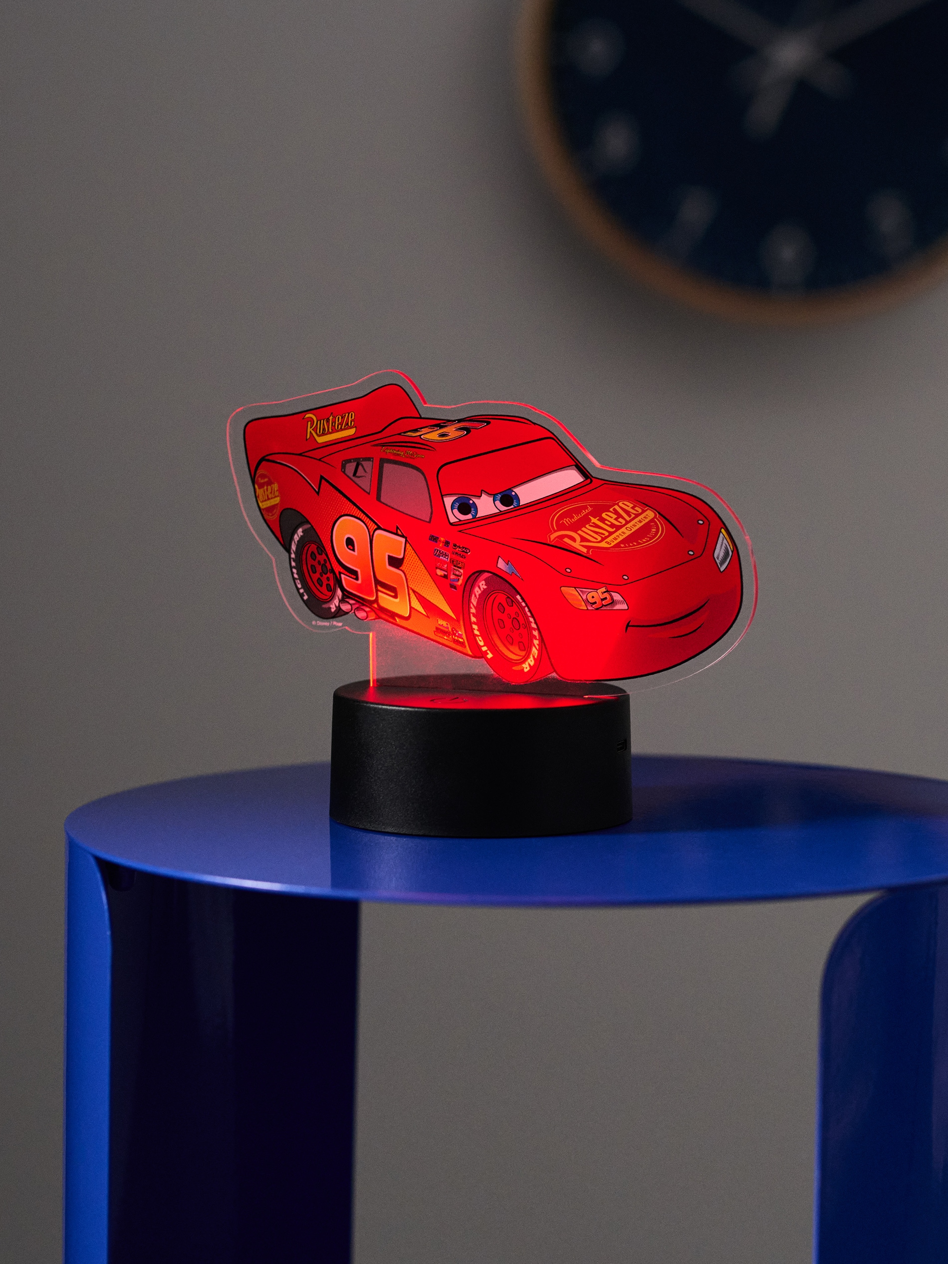 Lampka LED zmieniająca kolory z motywem Zygzaka McQueena Cars