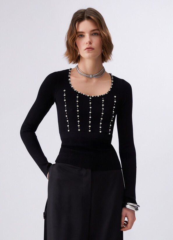 Maglia con ricami gioiello