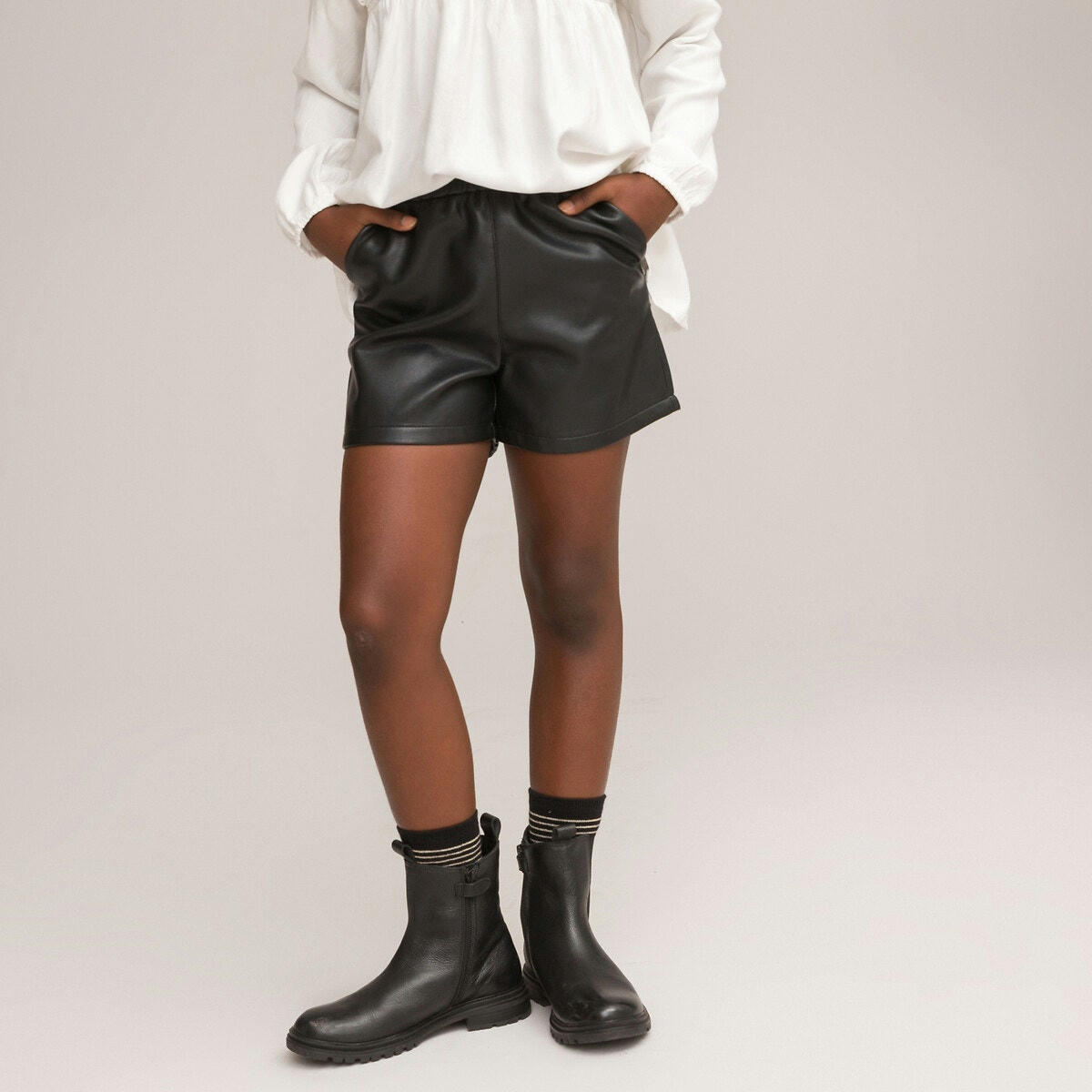 Short en simili
