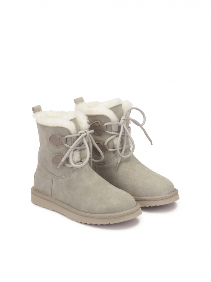 Grey snow boots with lace-up upper
