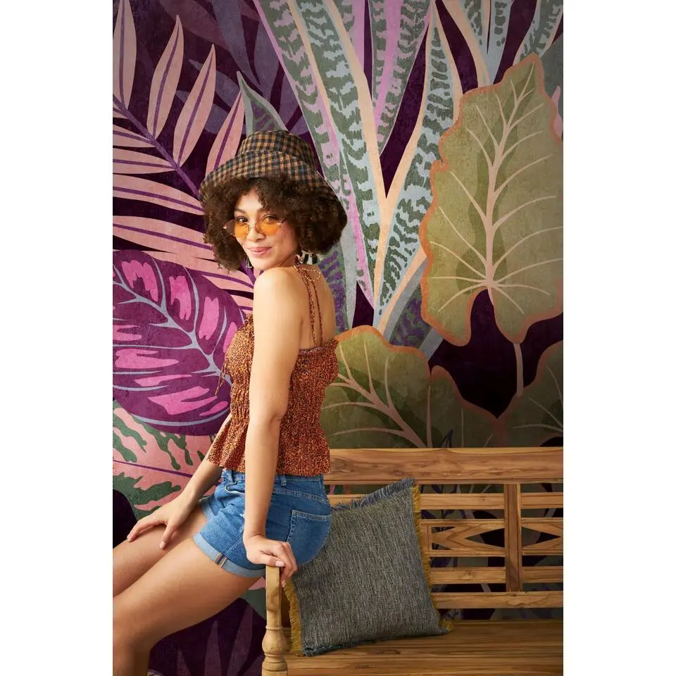 One Wall one Role fotobehang jungle-motief lila paars, groen, beige en roze