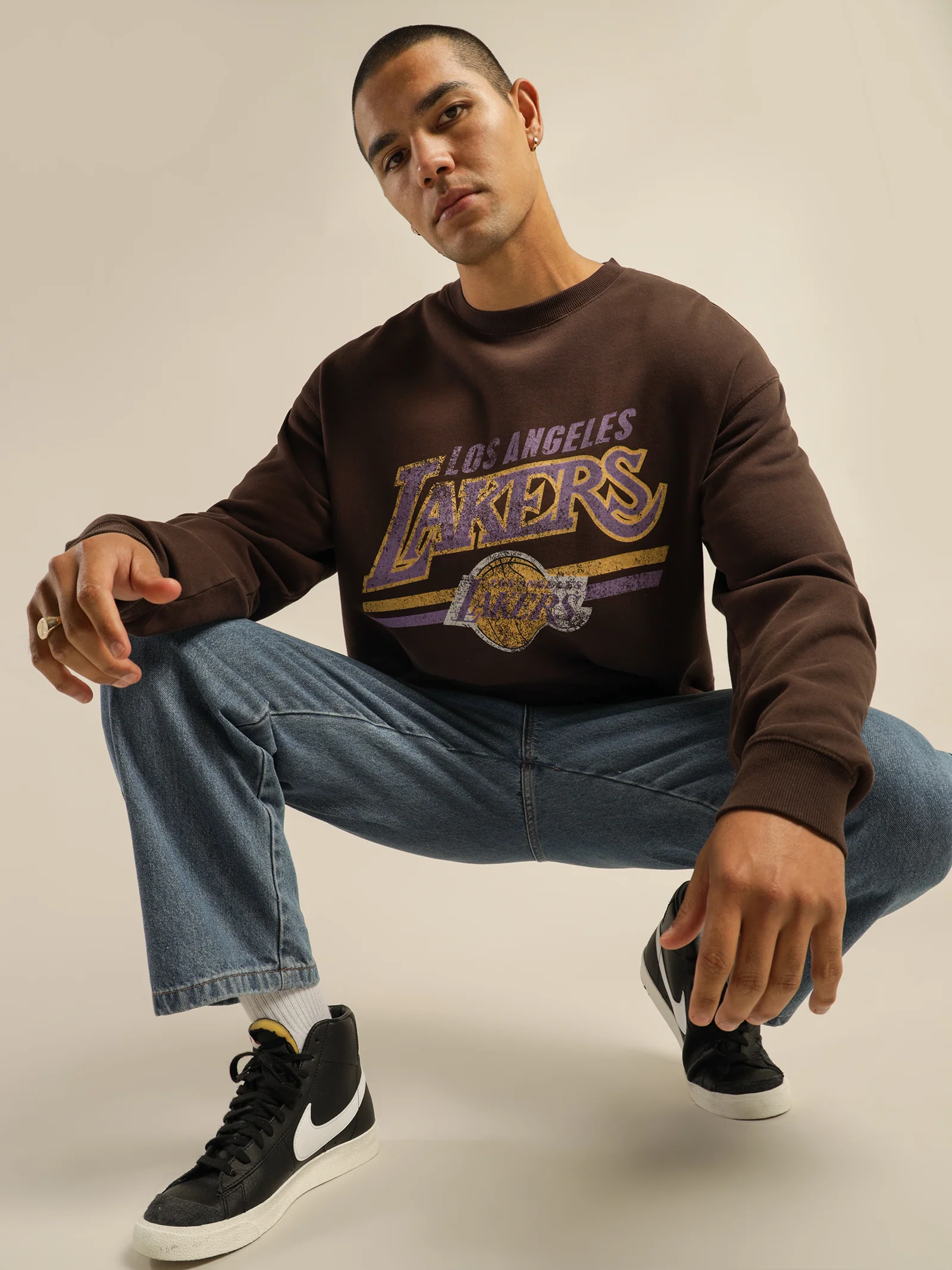 Headline Lakers Crew