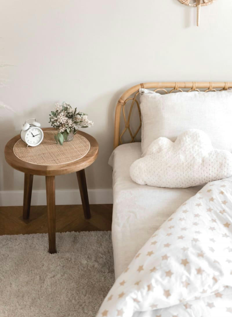 - Chevet bois massif