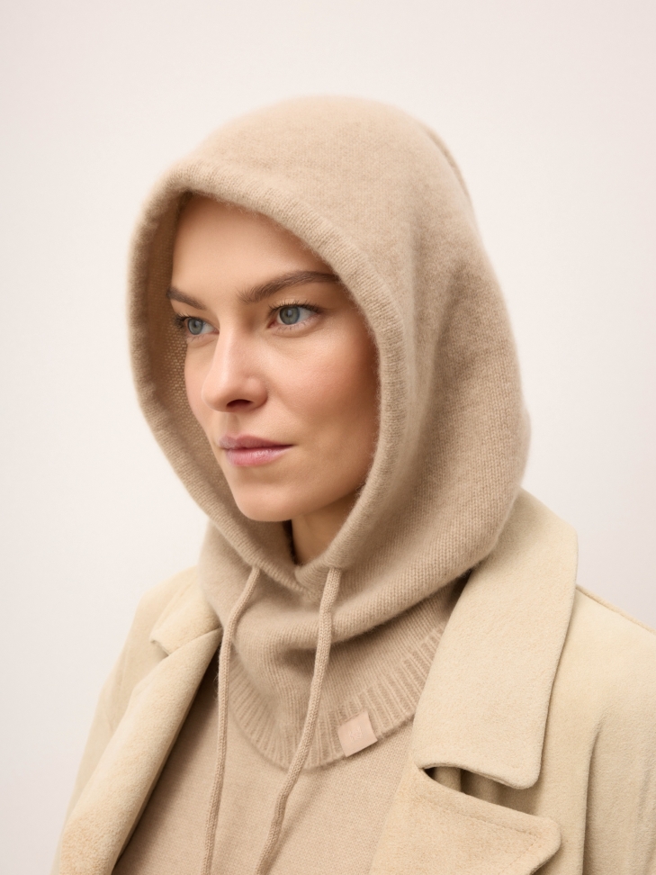 Beige cashmere balaclava with adjustable hood