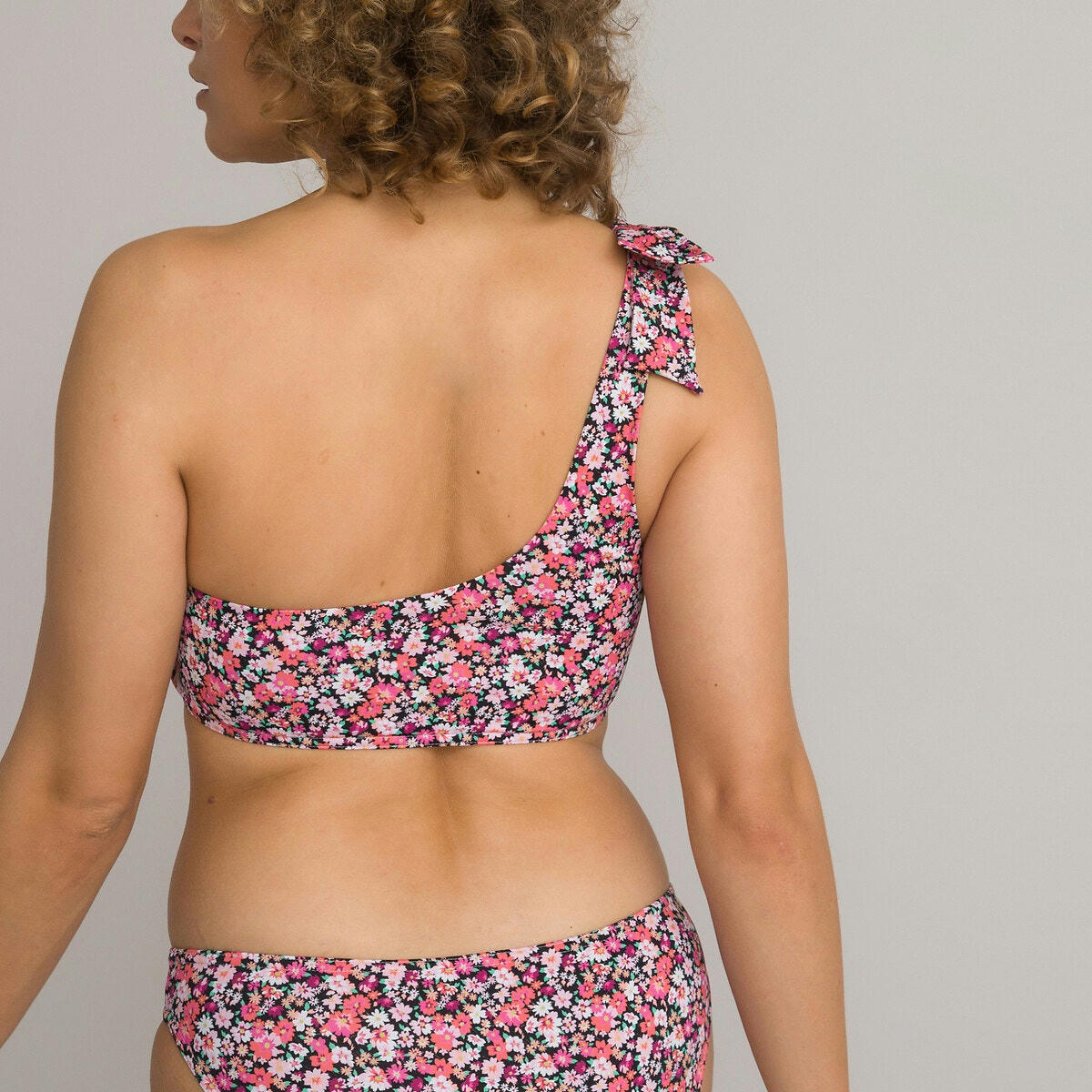Haut de maillot de bain asymétrique imprimé fleurs