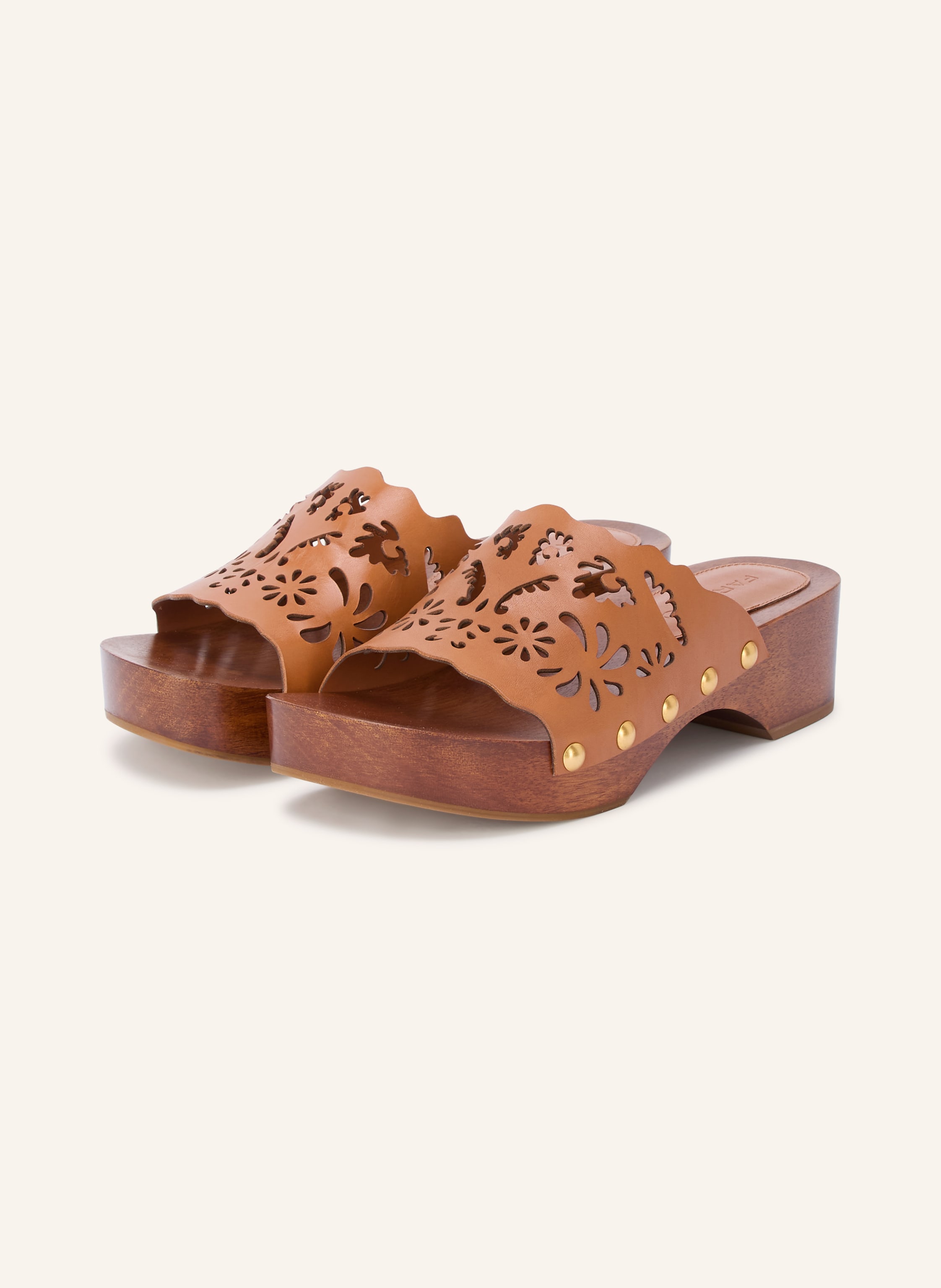 FARM RIO Clogs mit Nieten und Cut-outs