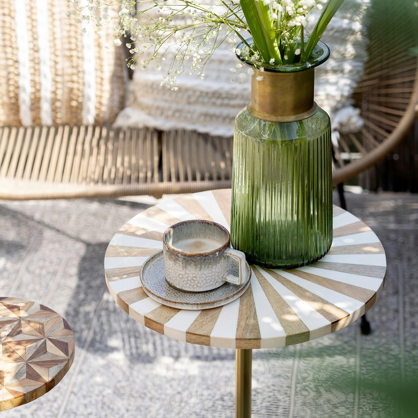 BARFLY - Vase en verre vert et laiton H30