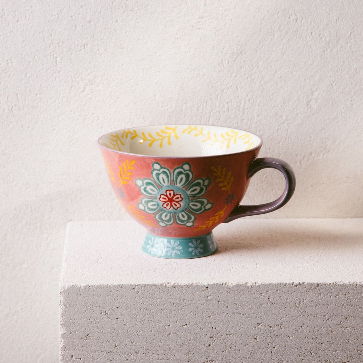 Kubek SHILLA ręcznie malowany z fioletowym uchem 0,4 l