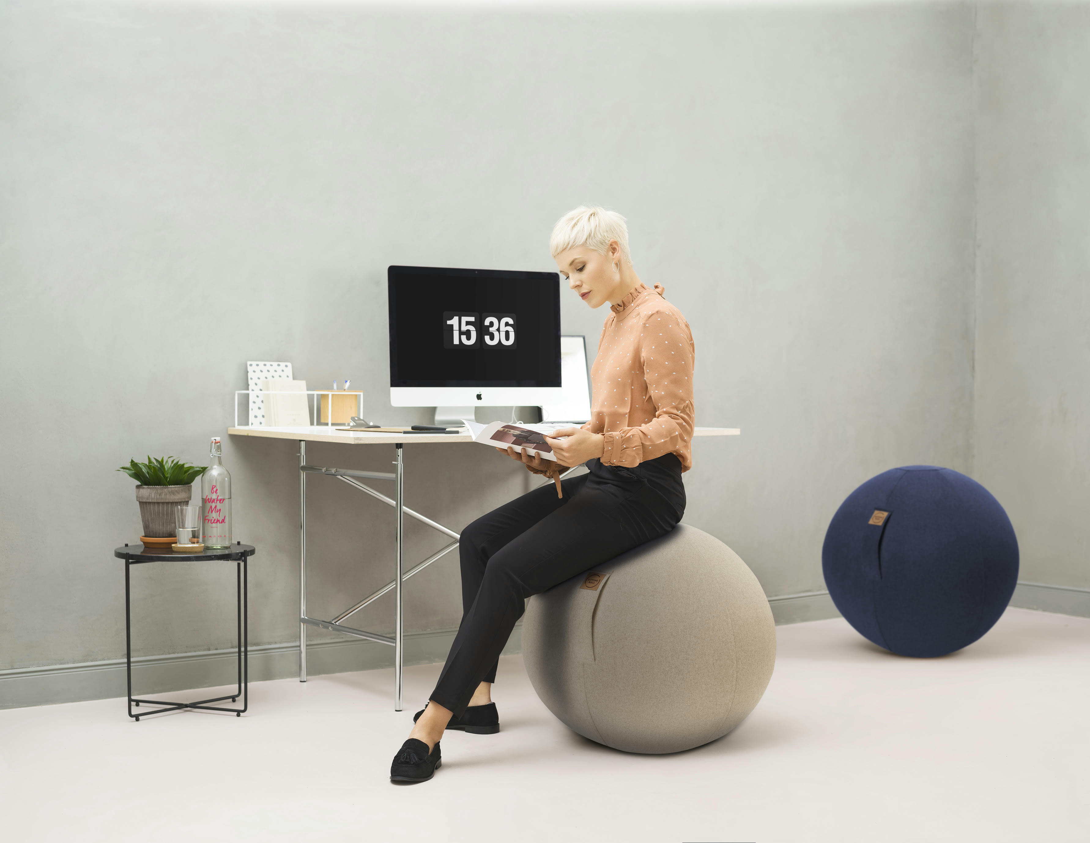 FELT - Balle d'assise aspect feutrine beige avec poignée polyester D65