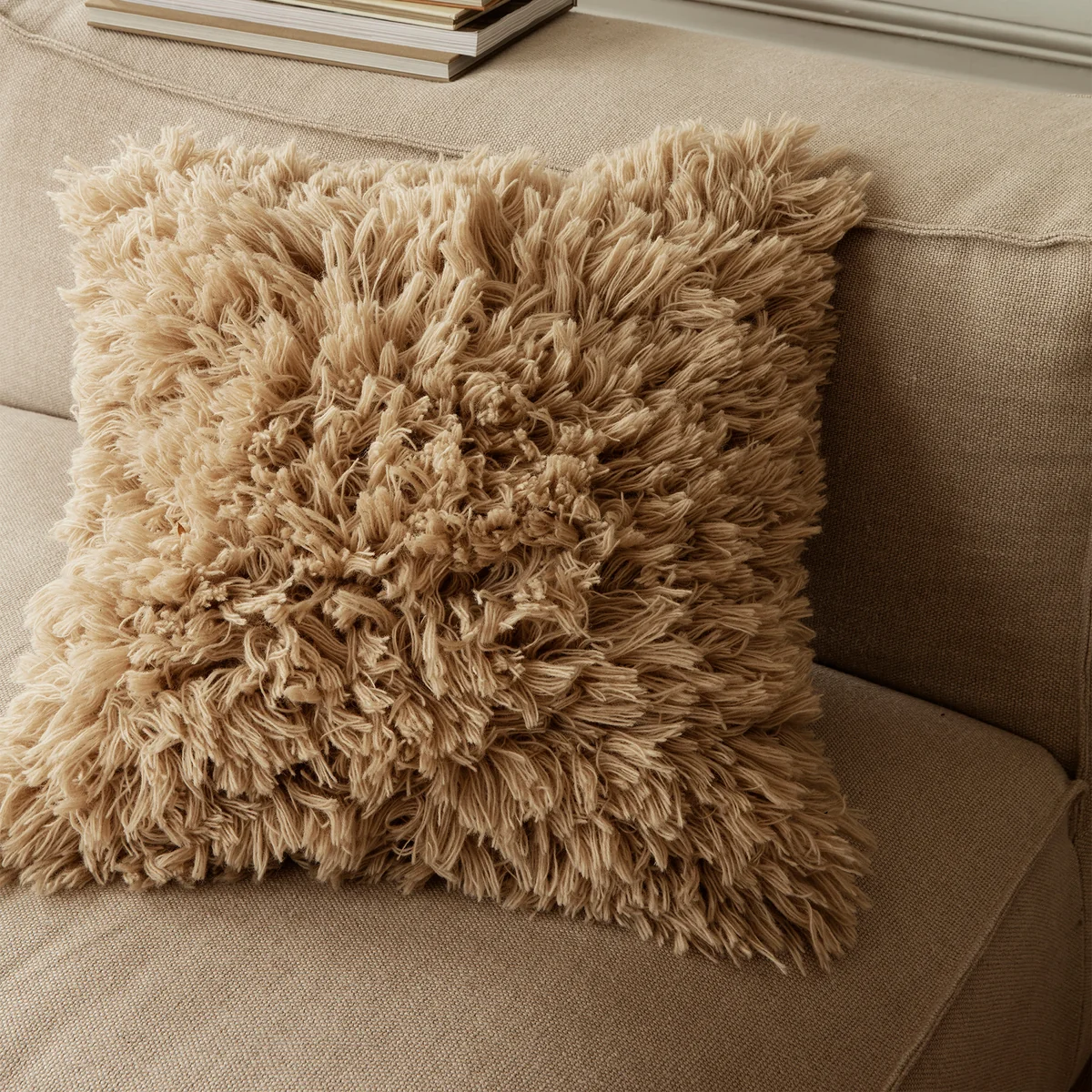 Ferm Living - Meadow Hochflor Kissen, 50 x 50 cm, light sand