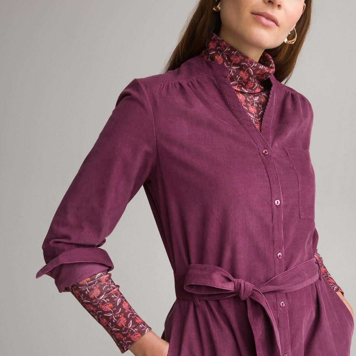 Robe droite, velours côtelé, manches longues