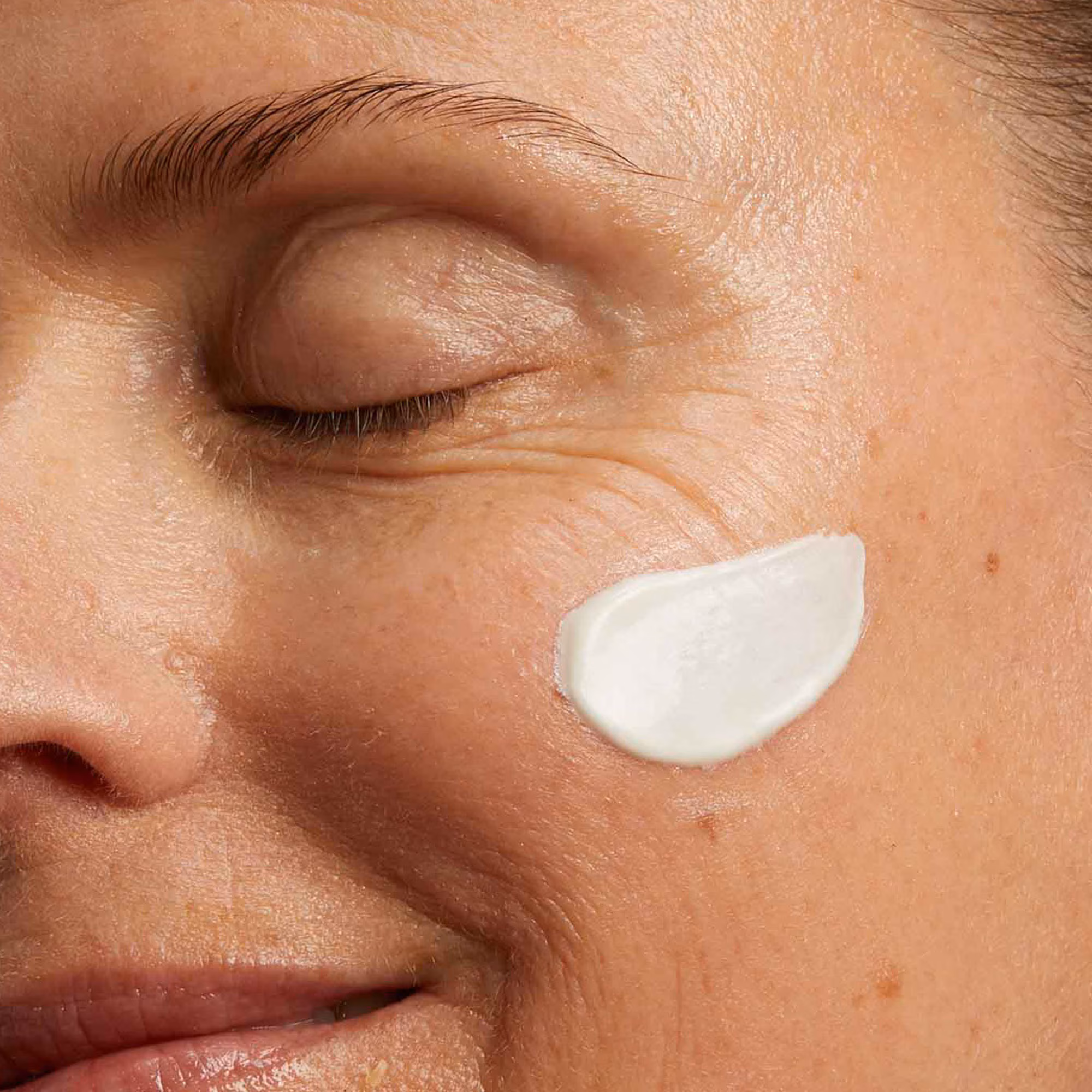 NUTRI LUMIERECrème revitalisante, anti-taches spf15