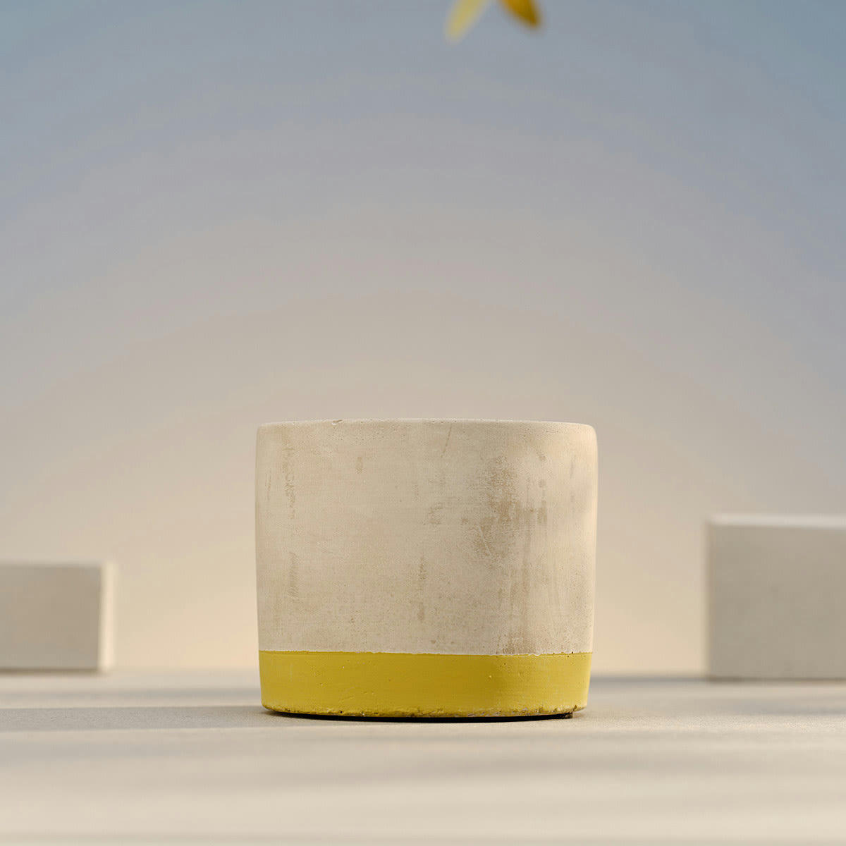 - Bougie extérieur pot béton 180g Olivier Citronnelle