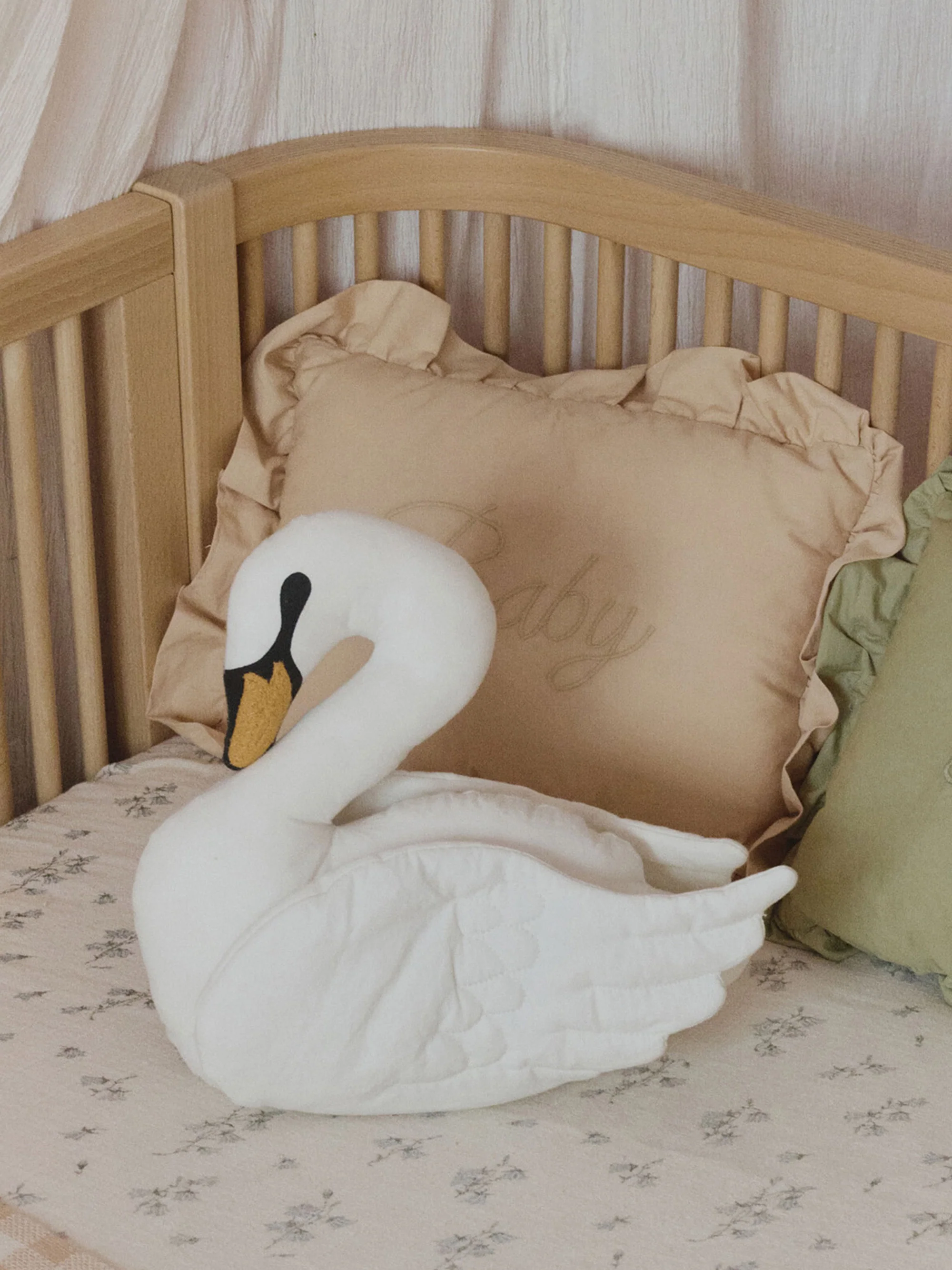 Handgefertigtes Kinder-Kissen Swan Lake