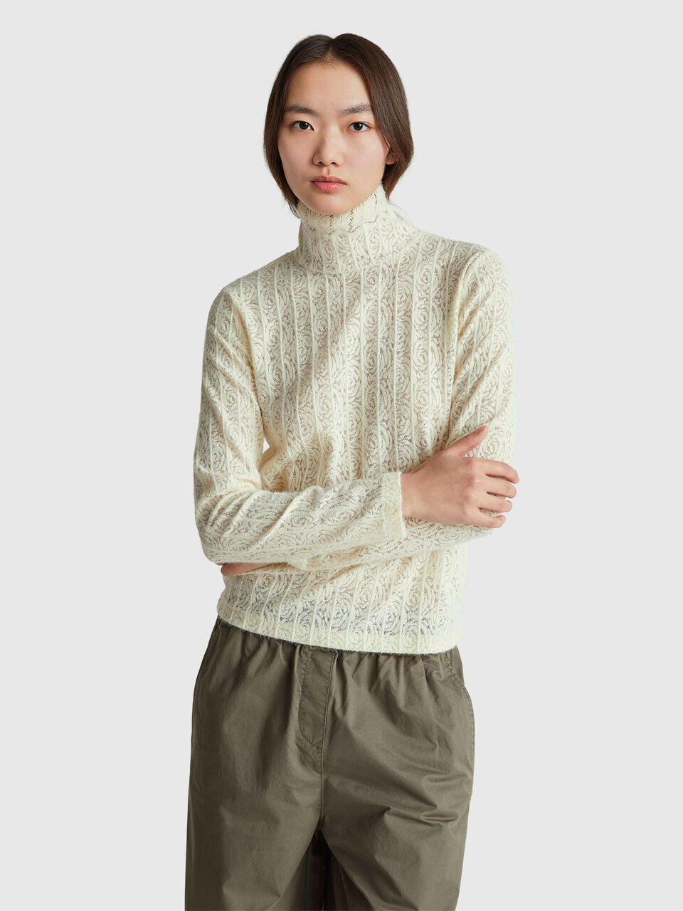 Slim fit lace blouse