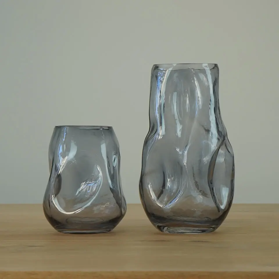 QUVIO Vaas ingedeukt �?Maat S �?Glas �?Grijs