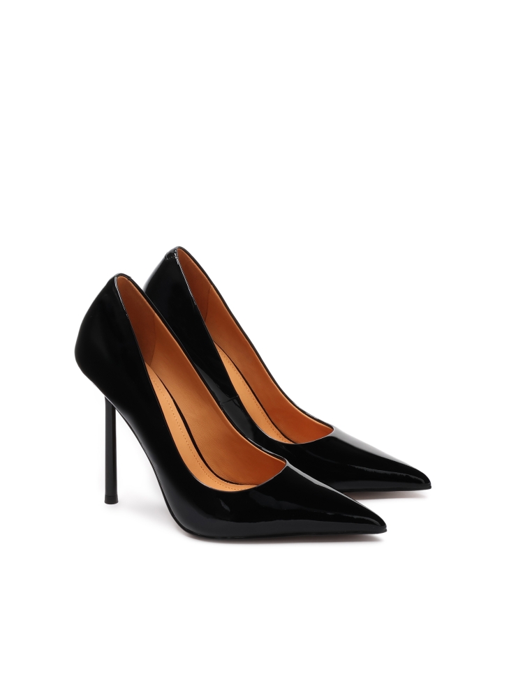 Patent leather black pumps with a slender heel