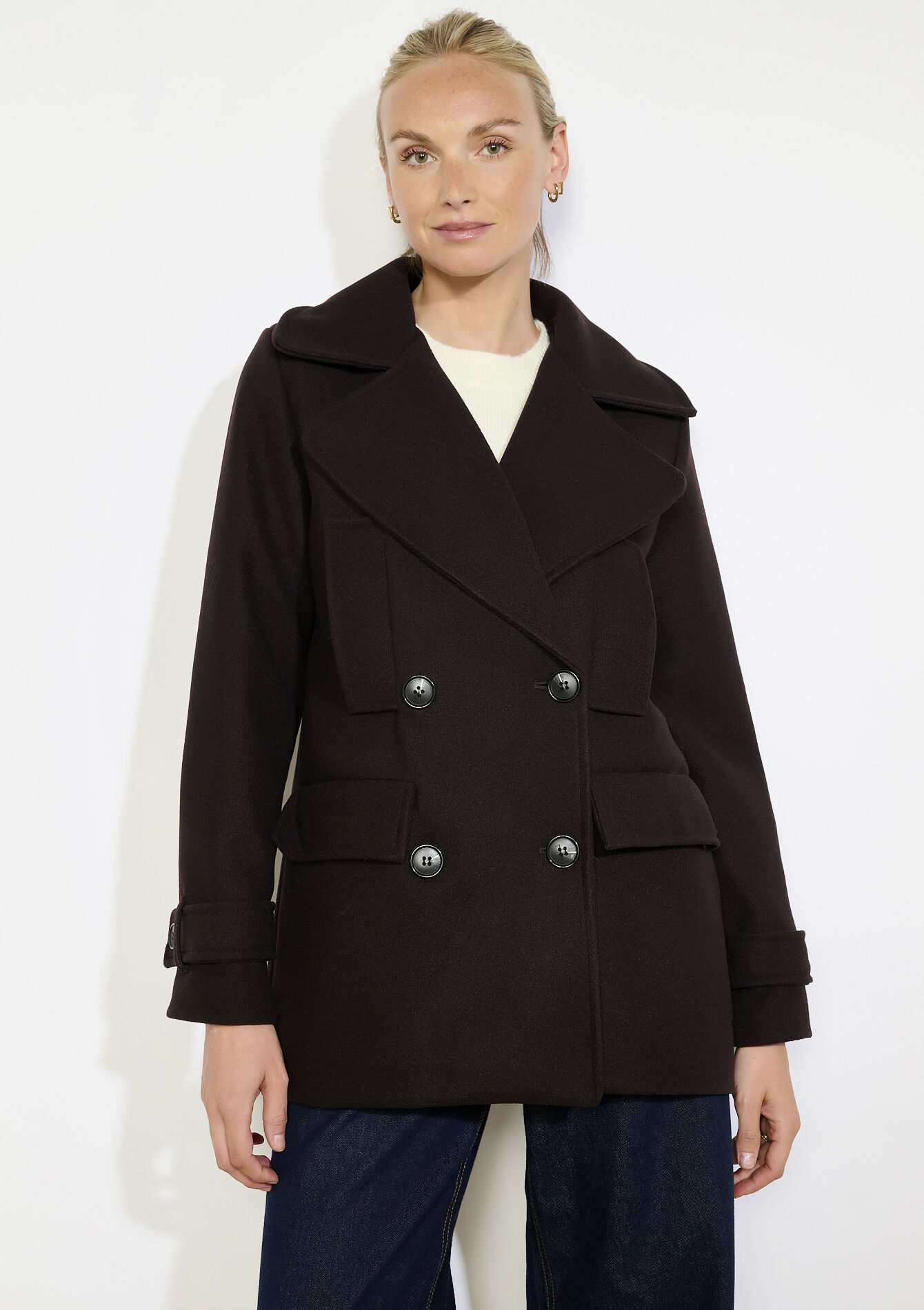 Double-breasted mantel