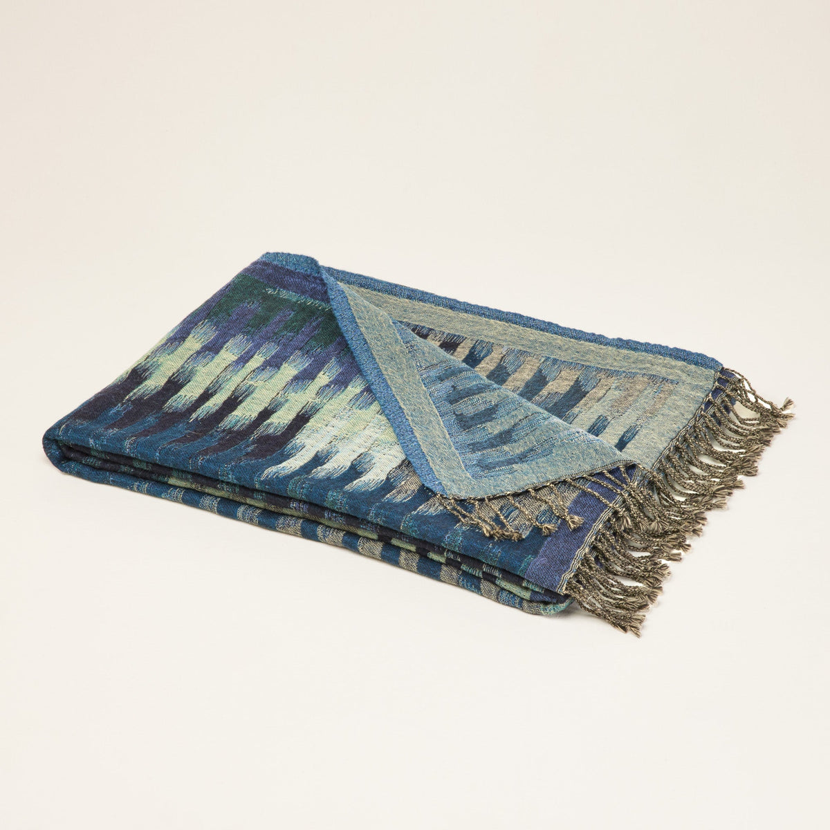 Werpen wol met grafisch ikatpatroon blauw 240x260 cm