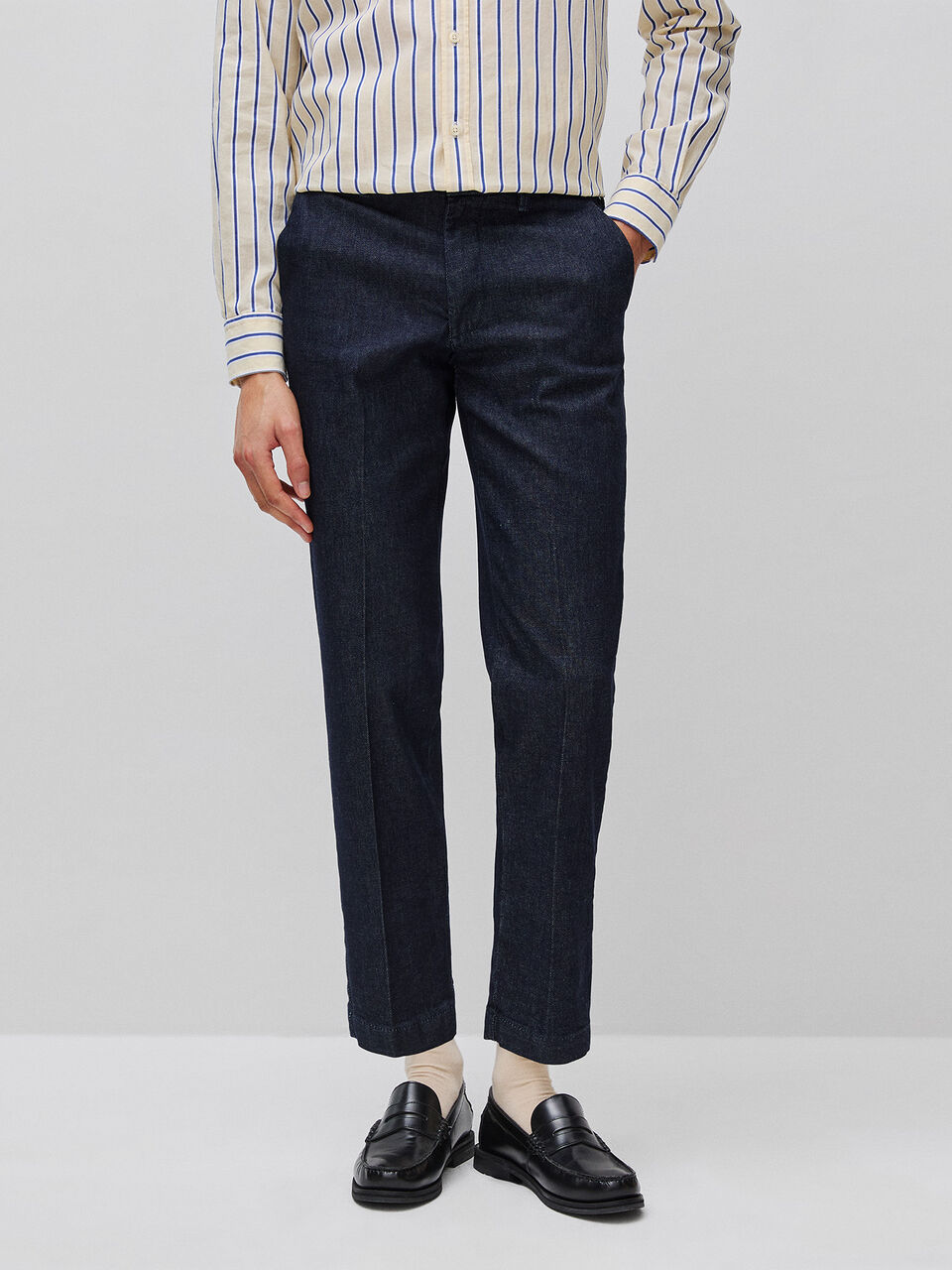 Slim-fit chino jeans