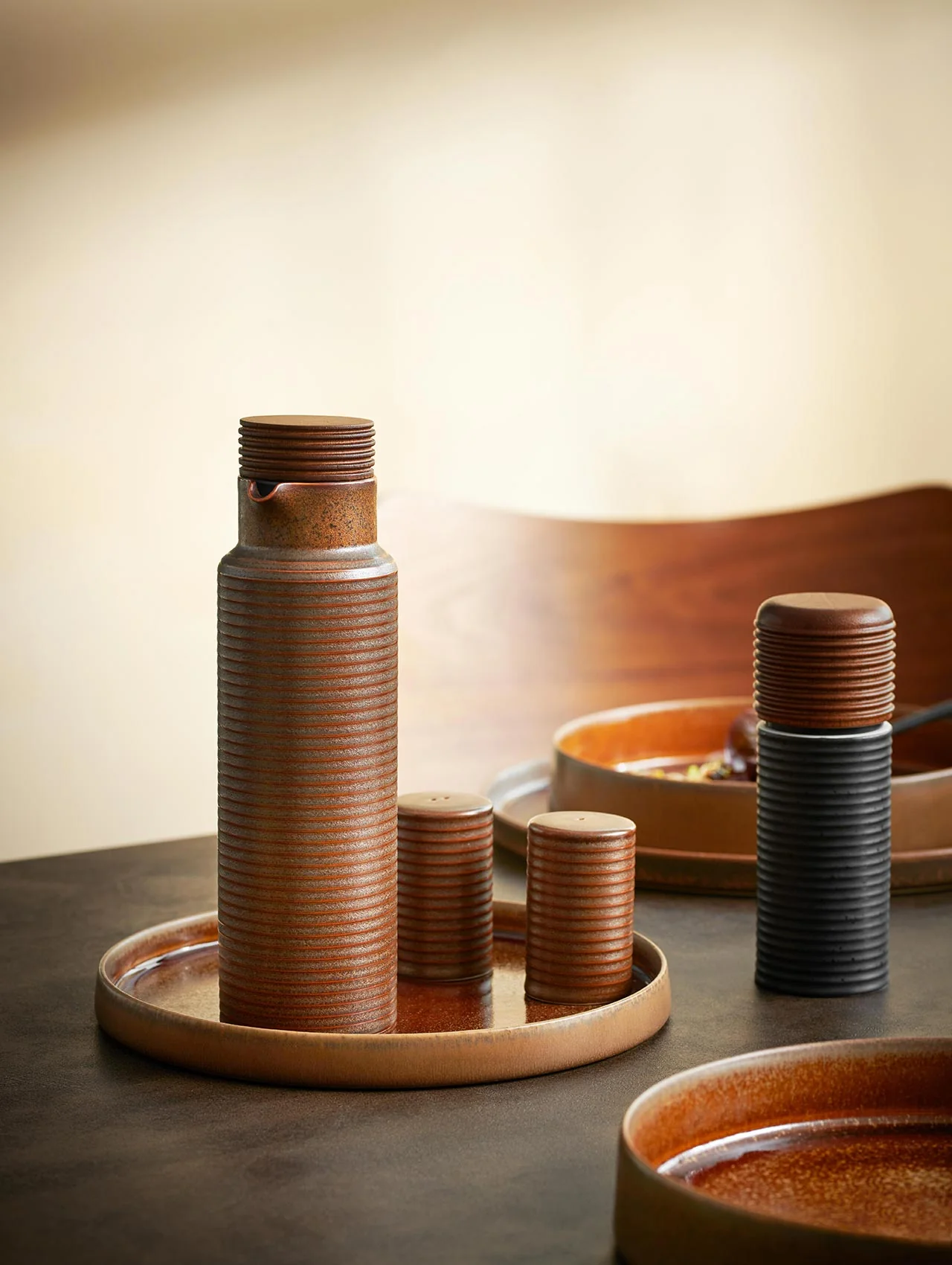 salz-/ pfefferstreuer set, brown