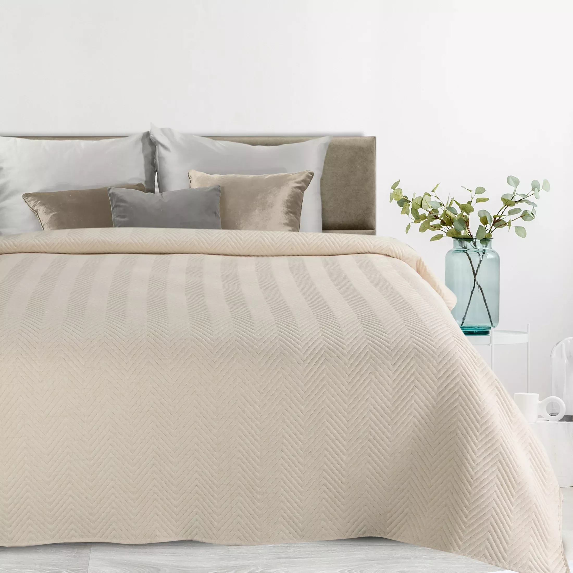 Narzuta z tkaniny o strukturze lnu kremowa 170x210 cm pikowana w wzór jodełki LEN 3 Eurofirany Premium