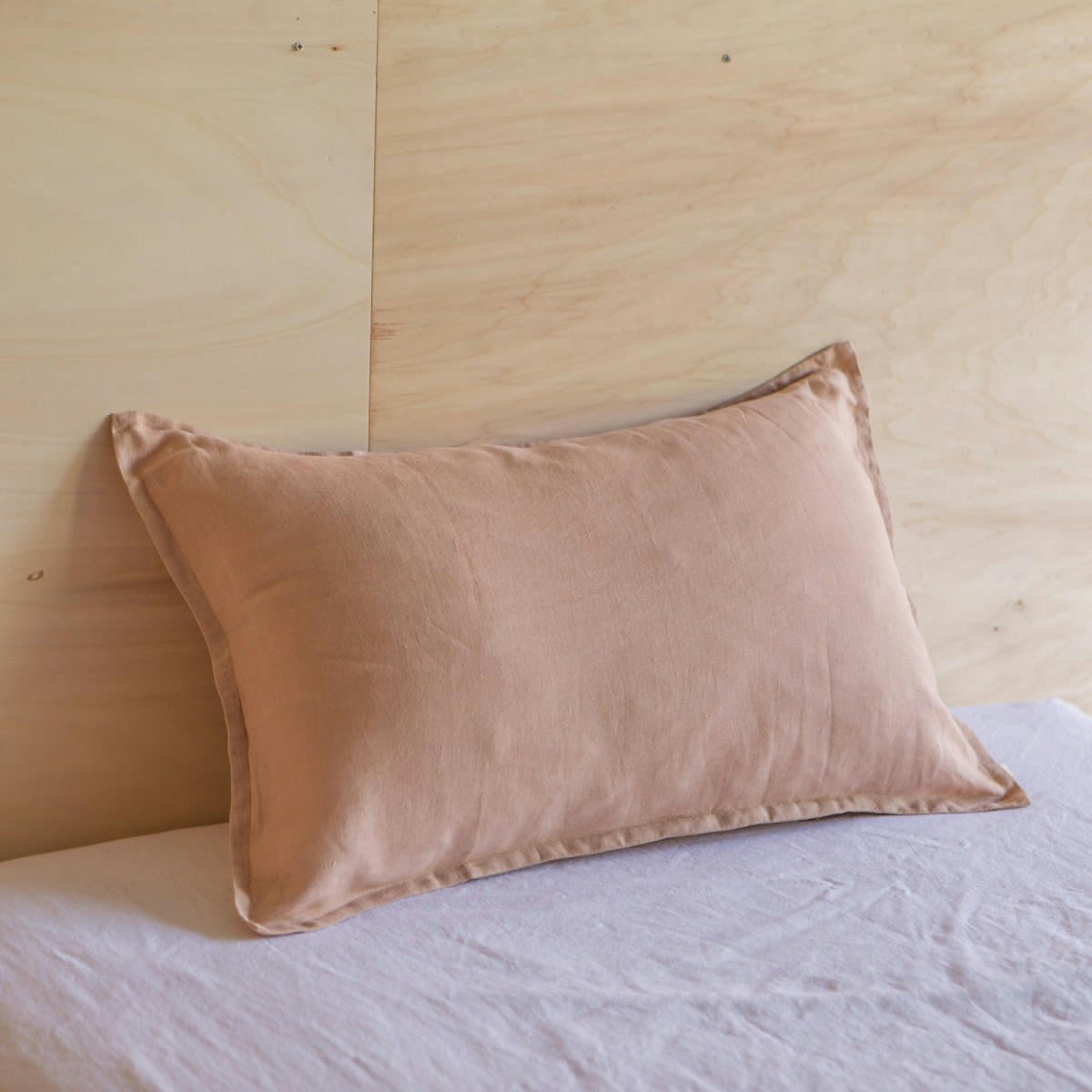 LES ESSENTIELS - Taie d'oreiller en lin lavé rose 65x65