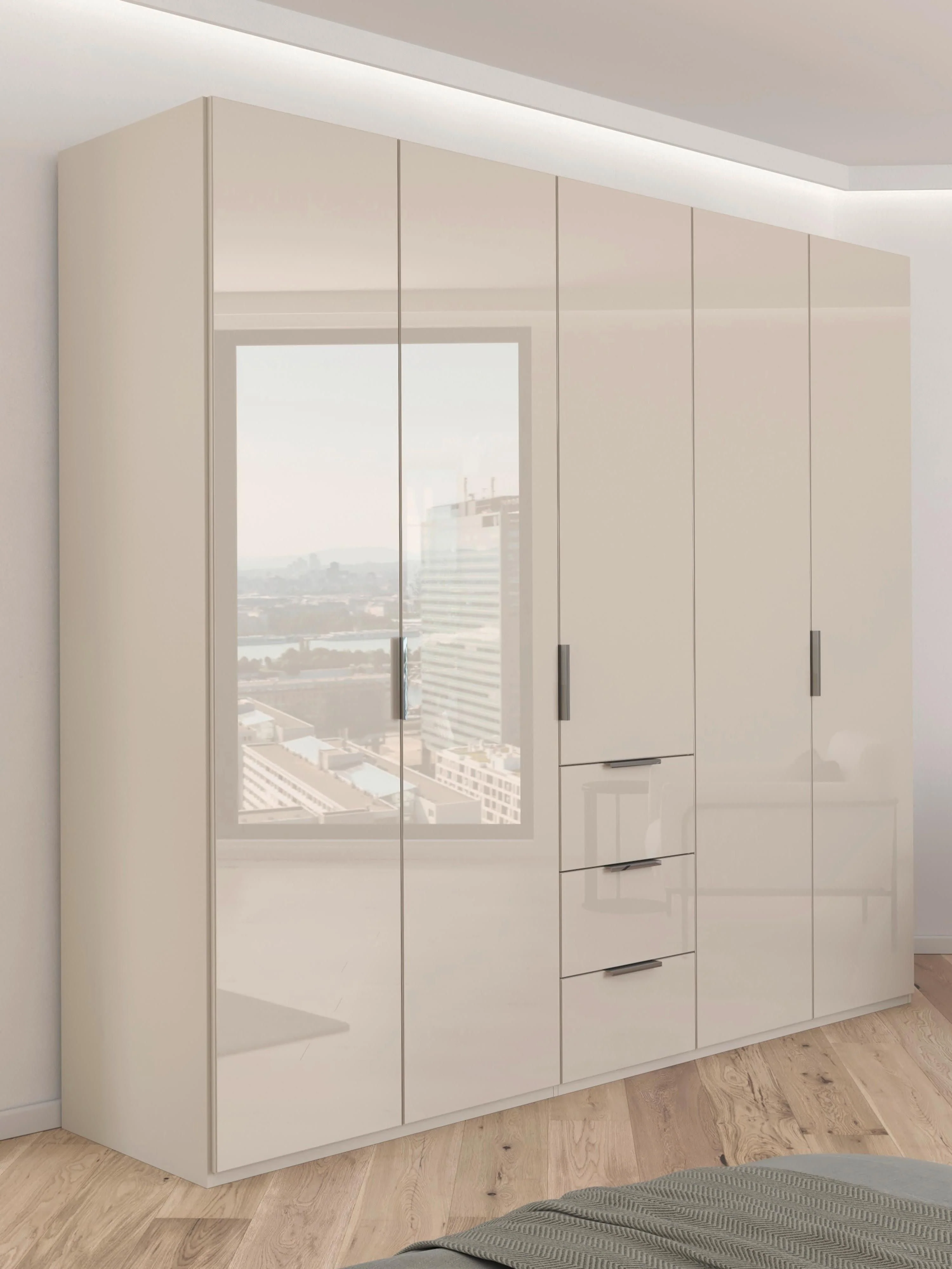 Drehtürenschrank Formes mit Glastüren