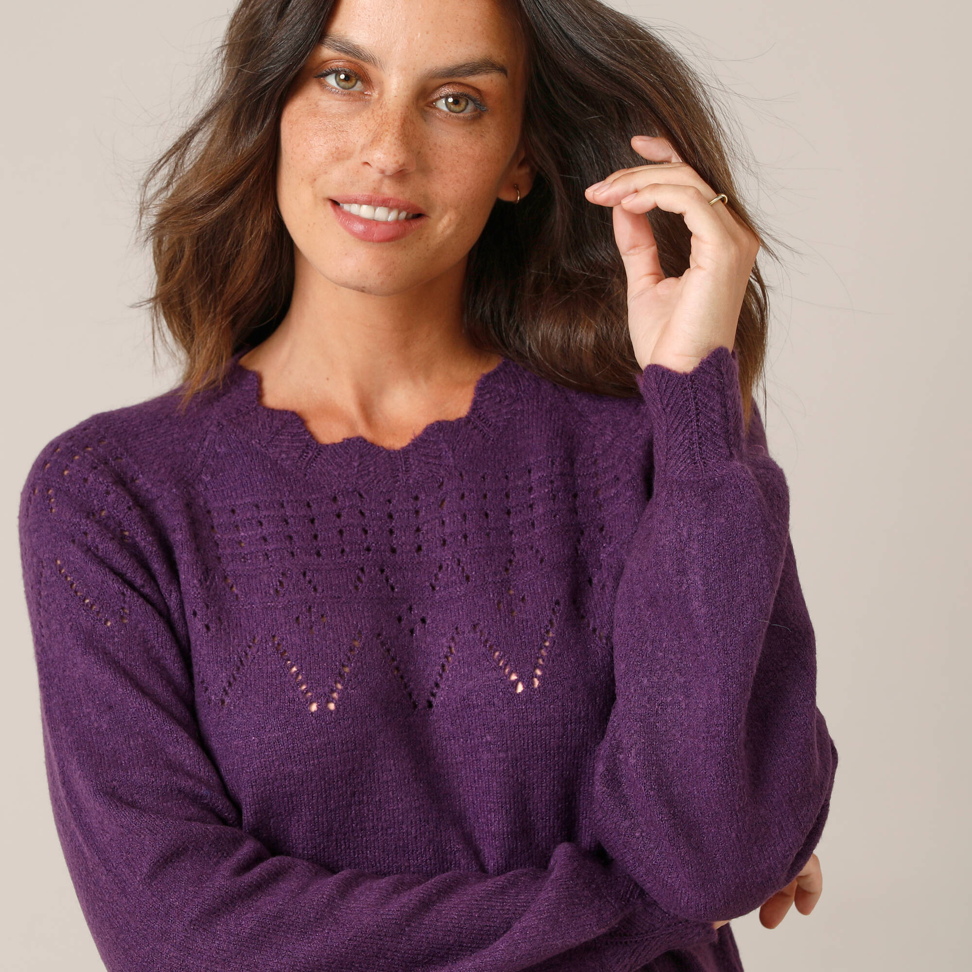 Robe pull finition écailles, maille fantaisie