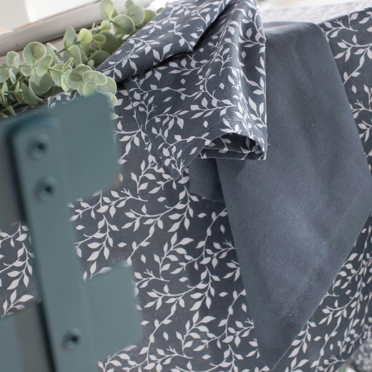 - Nappe en Polyester Bleu gris 140x240 cm