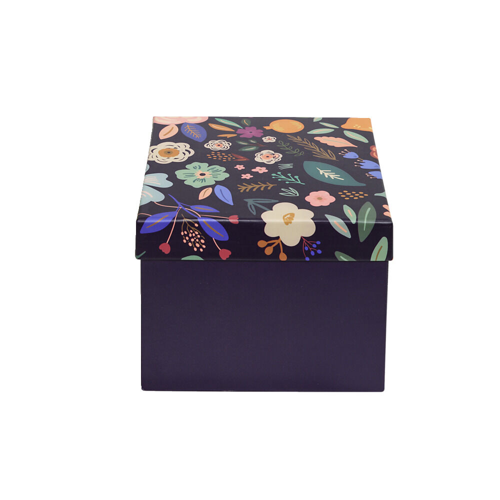 BoÎte à cadeau carrée 15x15xH11cm (2 modèles)