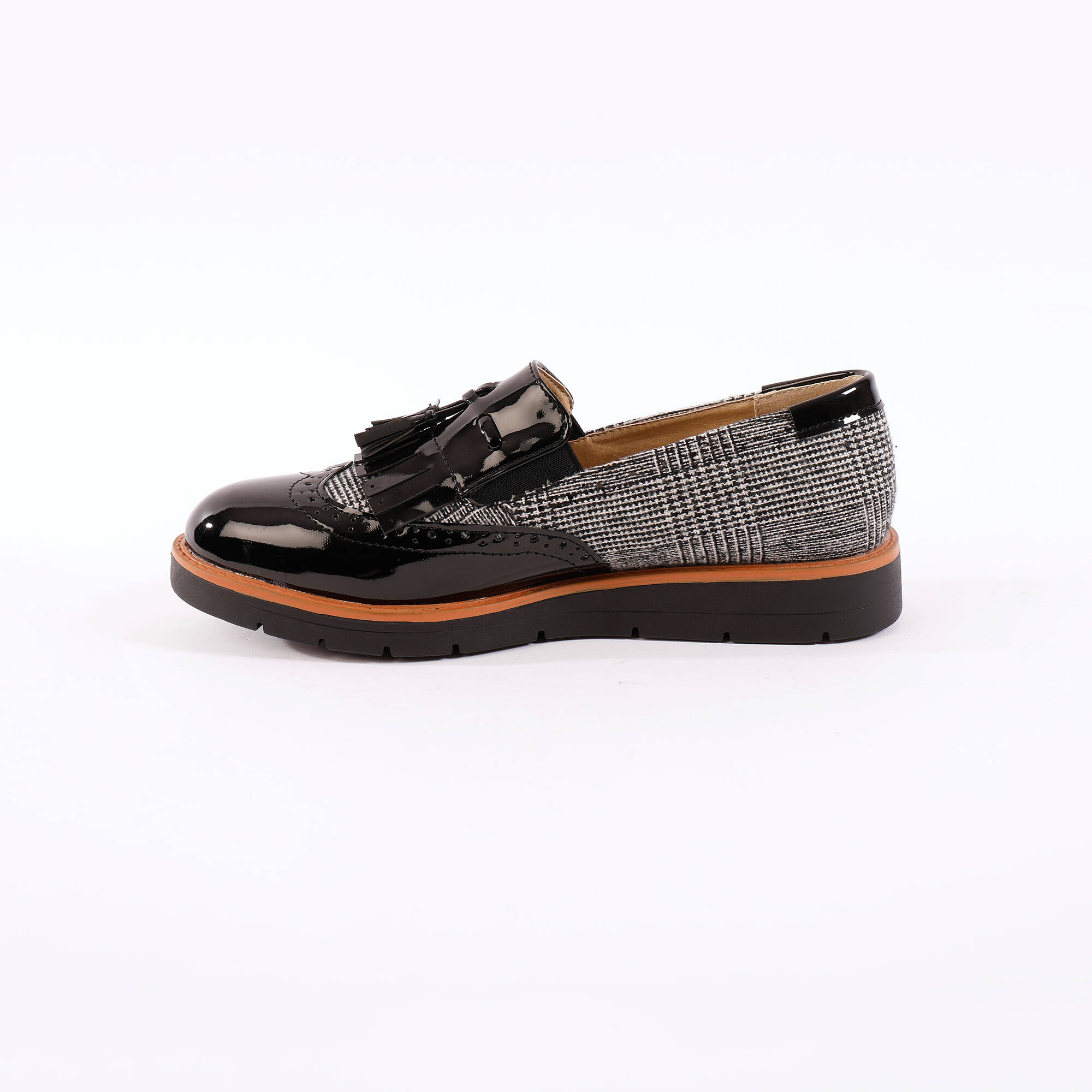 Slippers compensées à franges et pompons - carreaux/gris