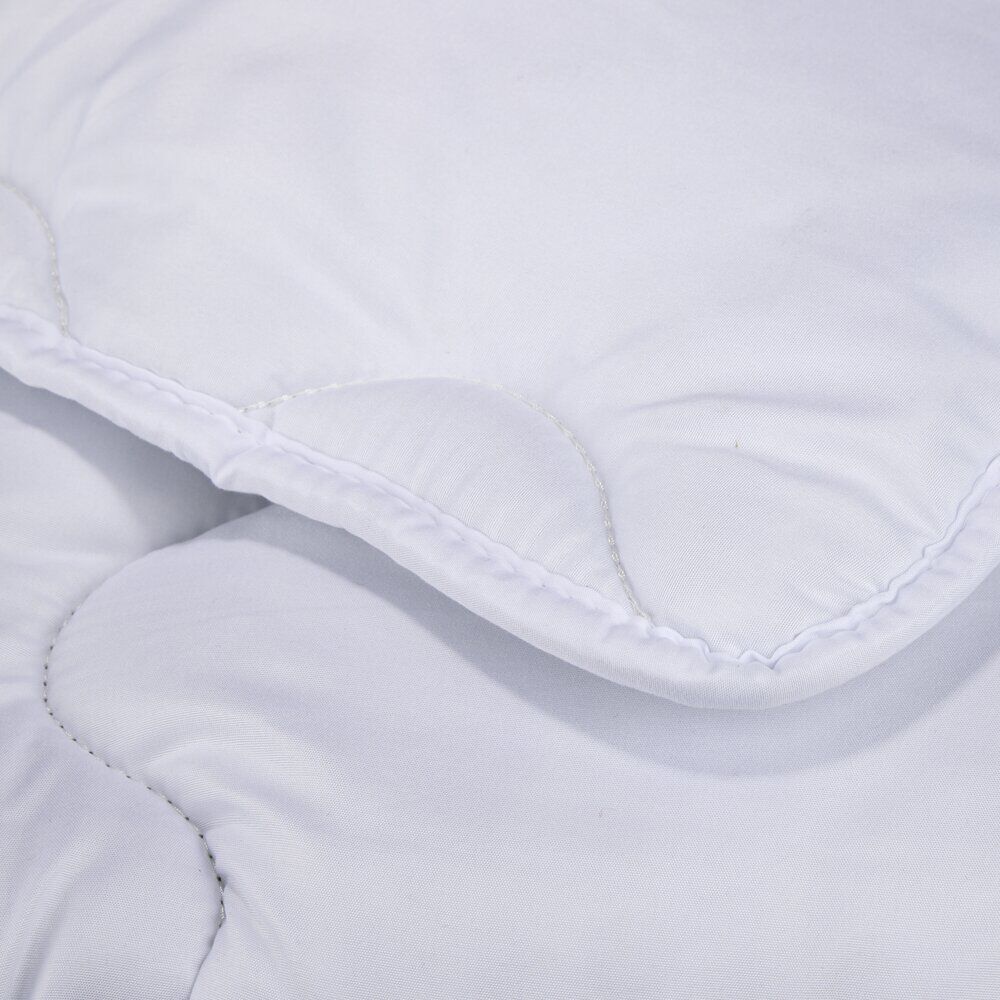 Couette 2 personnes légère blanc 220x240cm