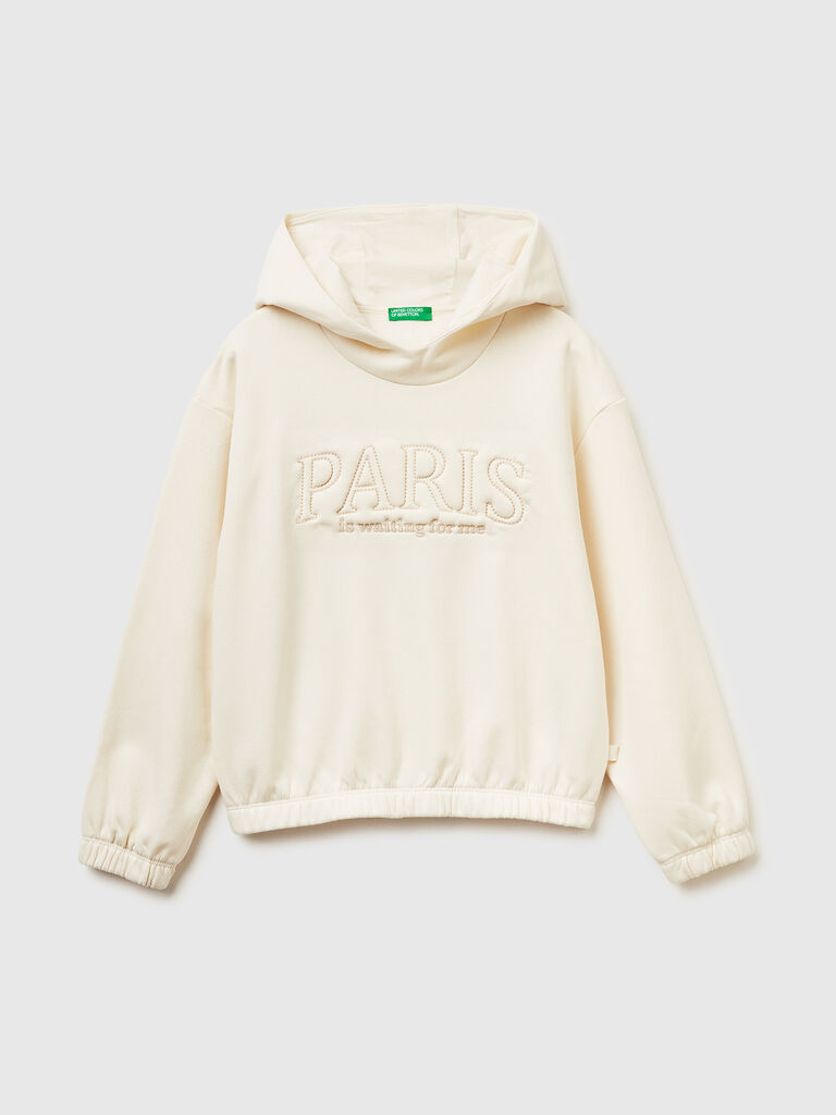 Warm sweatshirt with embroidery