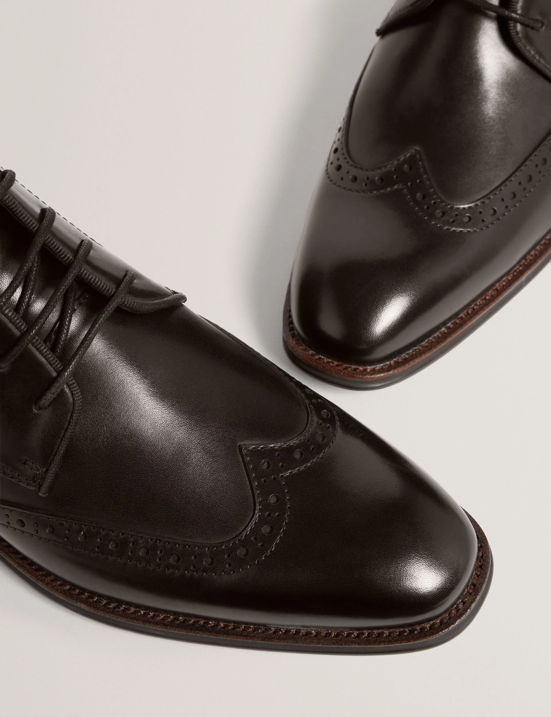 WALDEM | BLACK