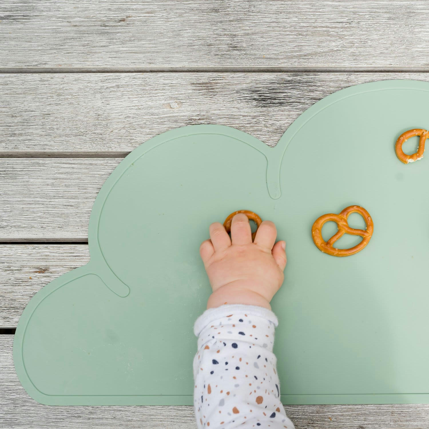 - Set de table en forme de nuage en silicone