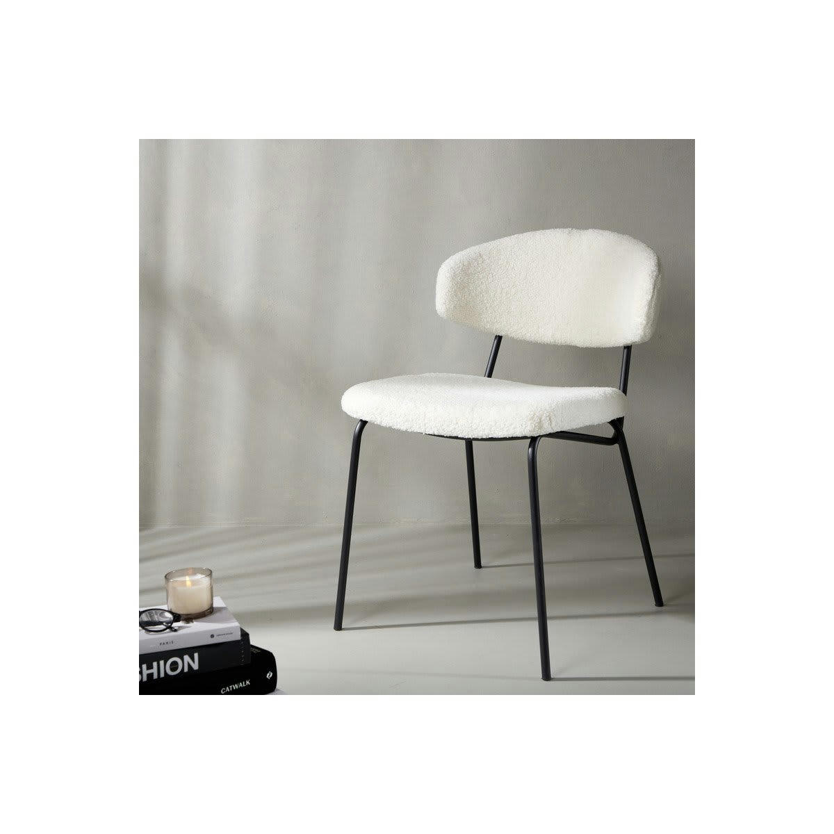 BLANCHE - Lot de 2 chaises modernes en tissu bouclé pieds métal noir