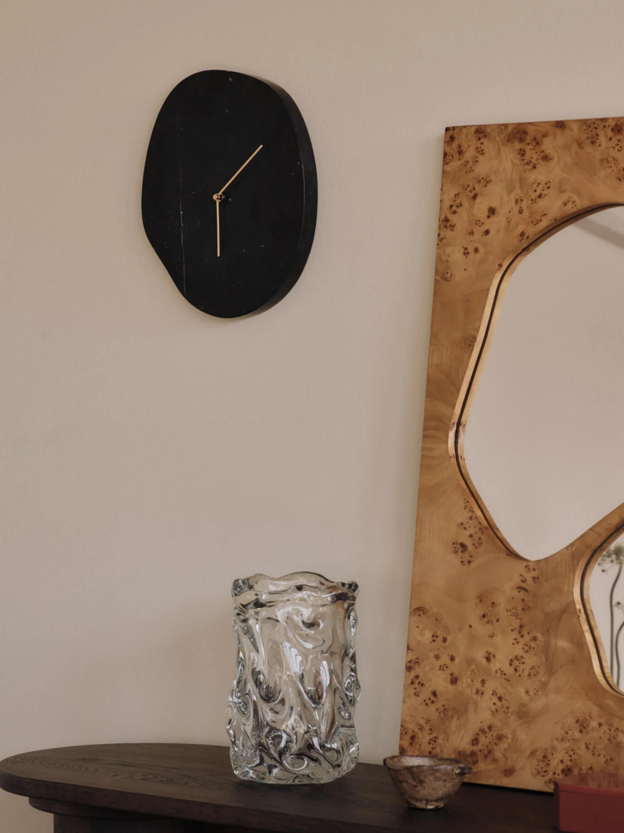 Wanduhr Melt aus Marmor