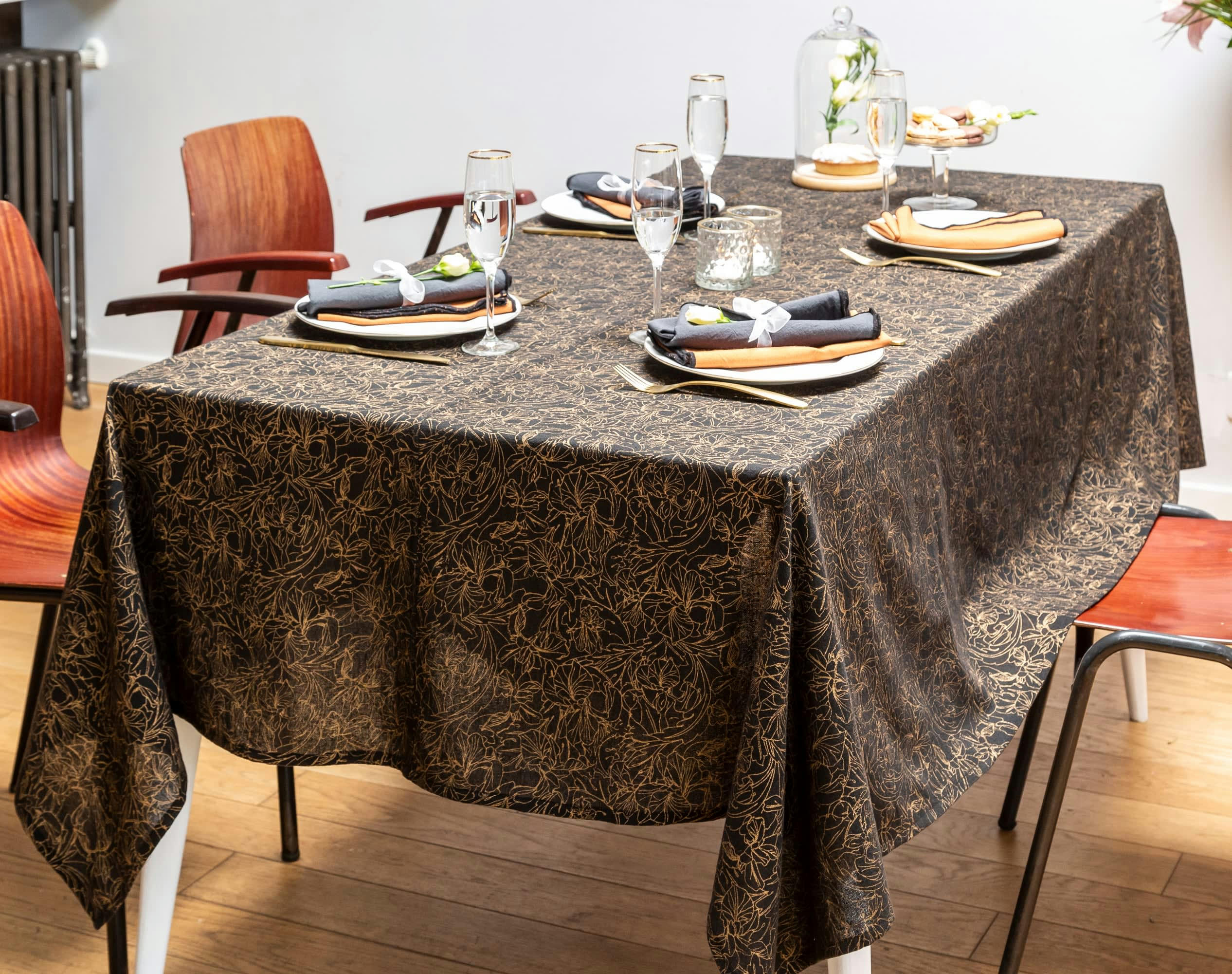 FLEUROR - Nappe ronde 180x180 noire en coton