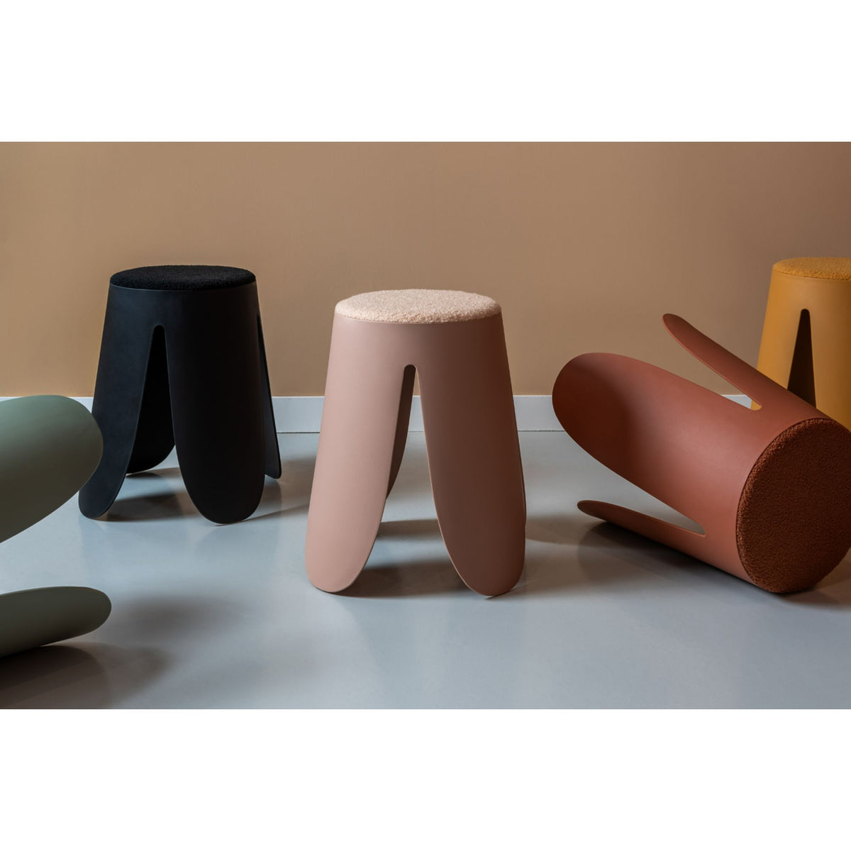 Leitmotiv kruk Savor - zwart - Ø44cm